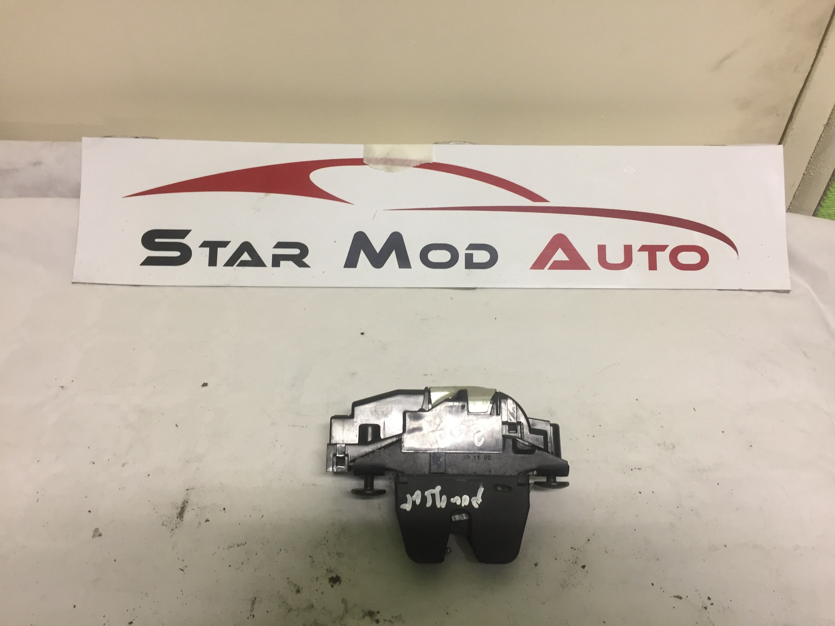 serrure de malle arrière Peugeot 207 2007