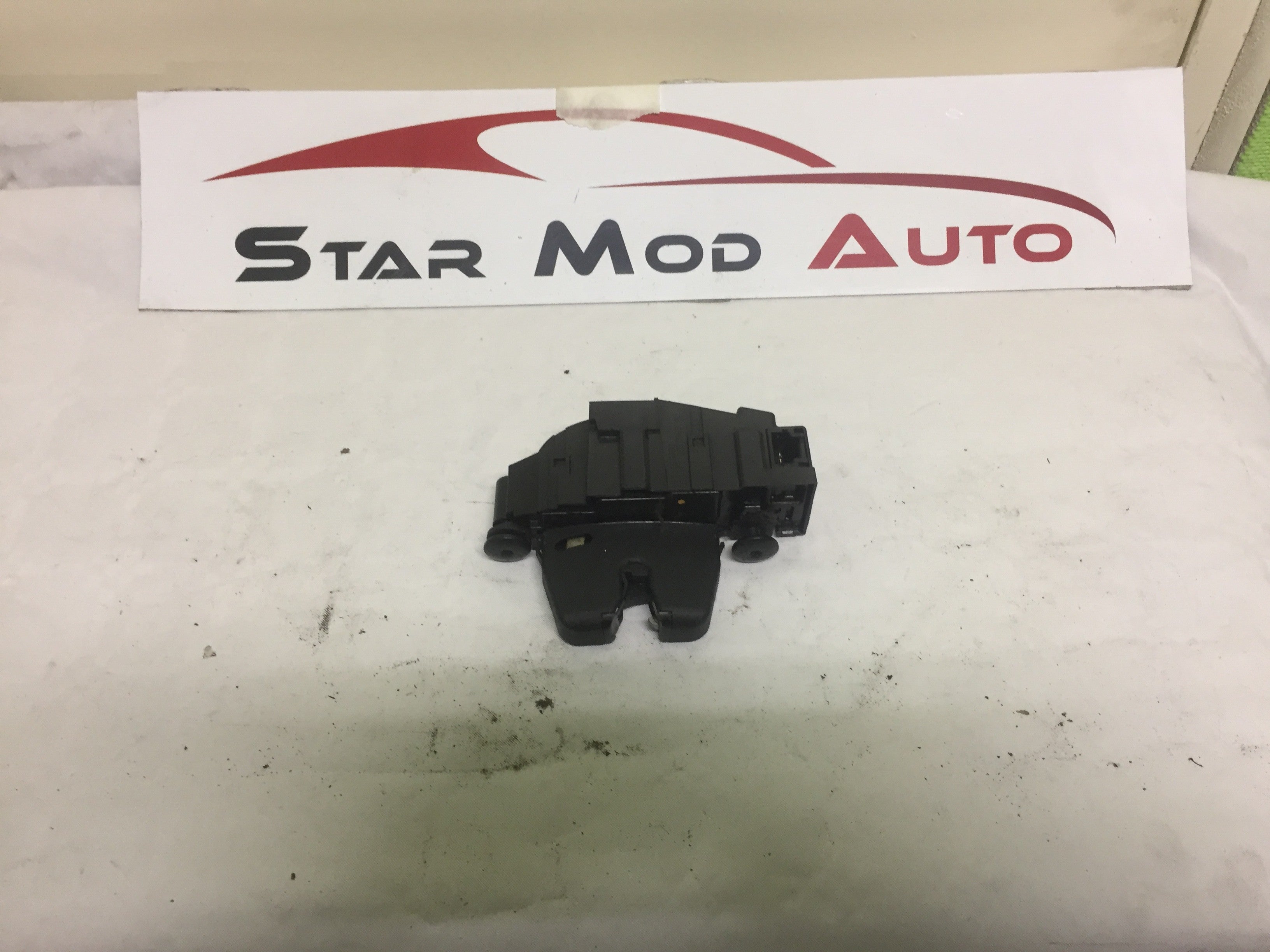 serrure de malle arrière Peugeot 207 2007