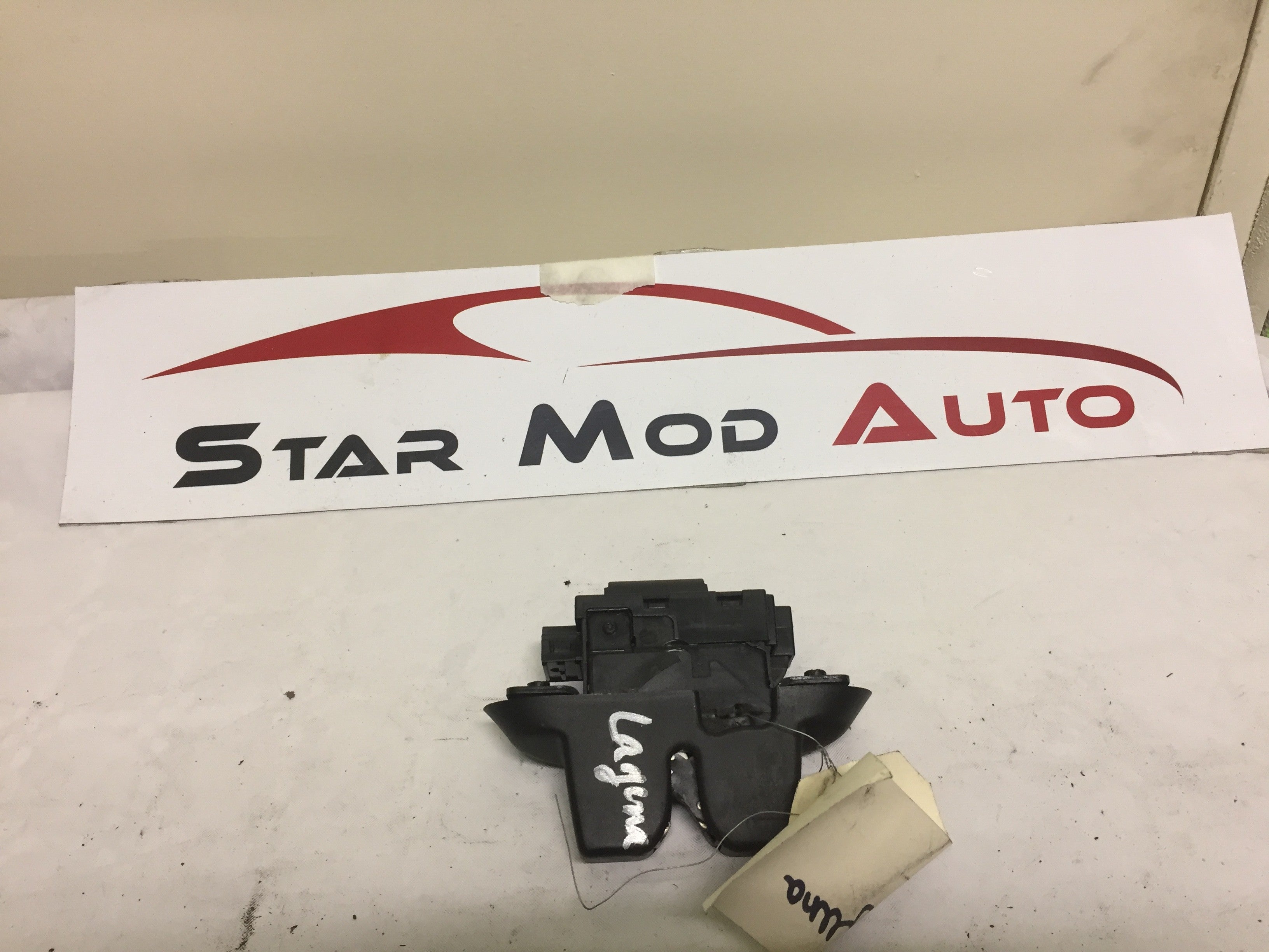 serrure de malle arrière Renault laguna 2 2007