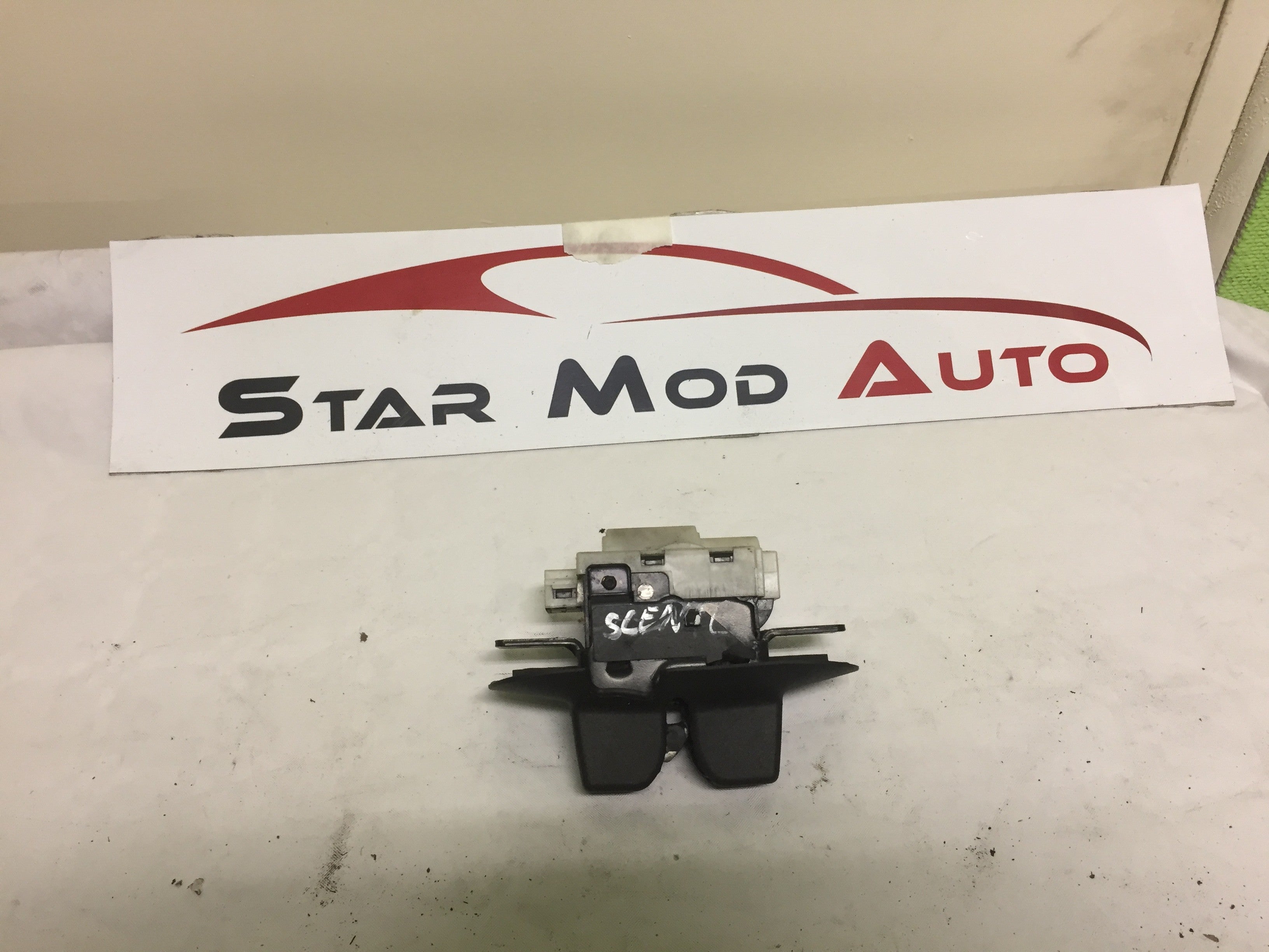 serrure de malle arrière Renault Scénic 2 2008