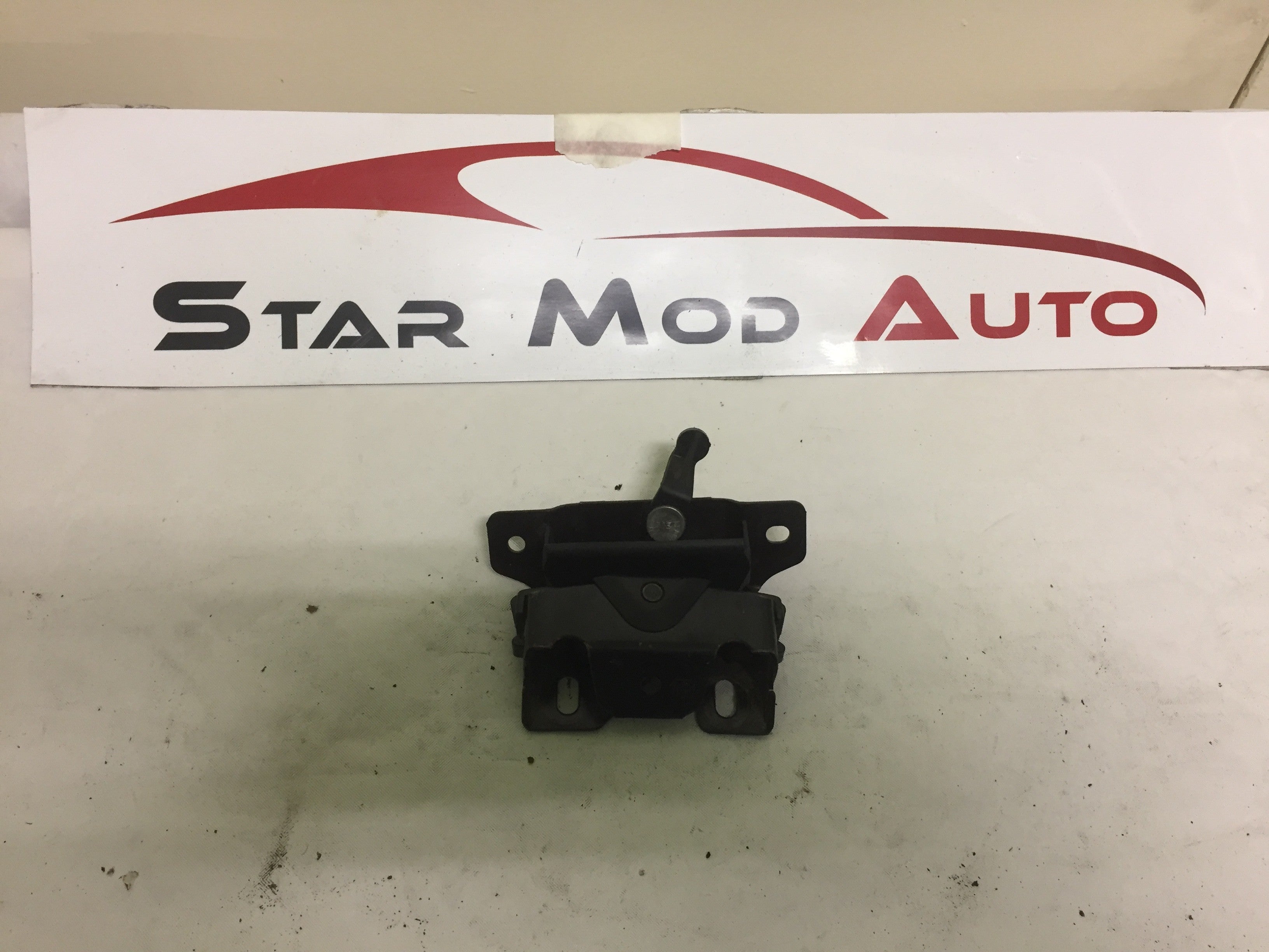 serrure de malle arrière Peugeot 106 2001