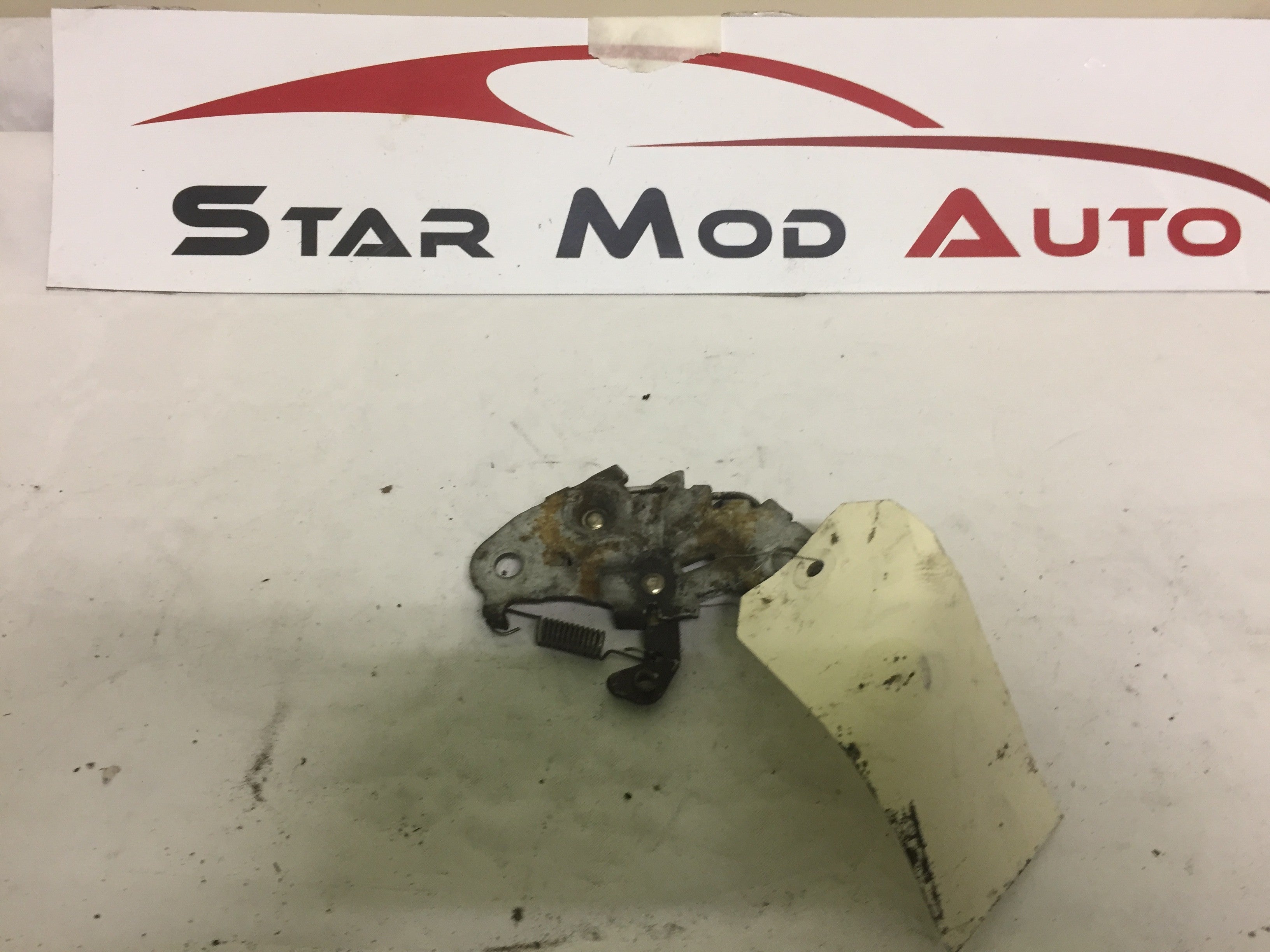 serrure de capot Peugeot 106 2001