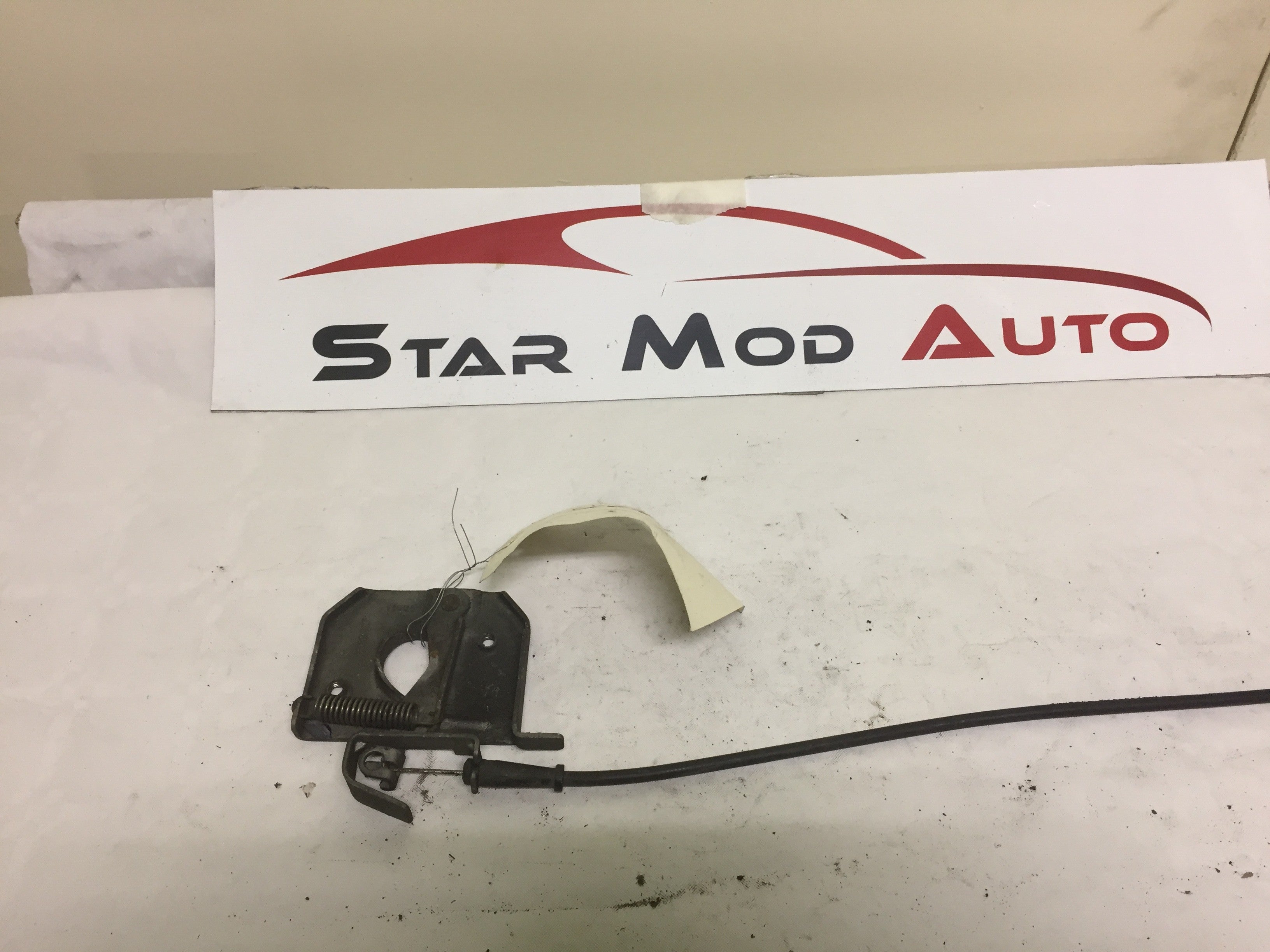 serrure de capot Renault Scénic 2 2006