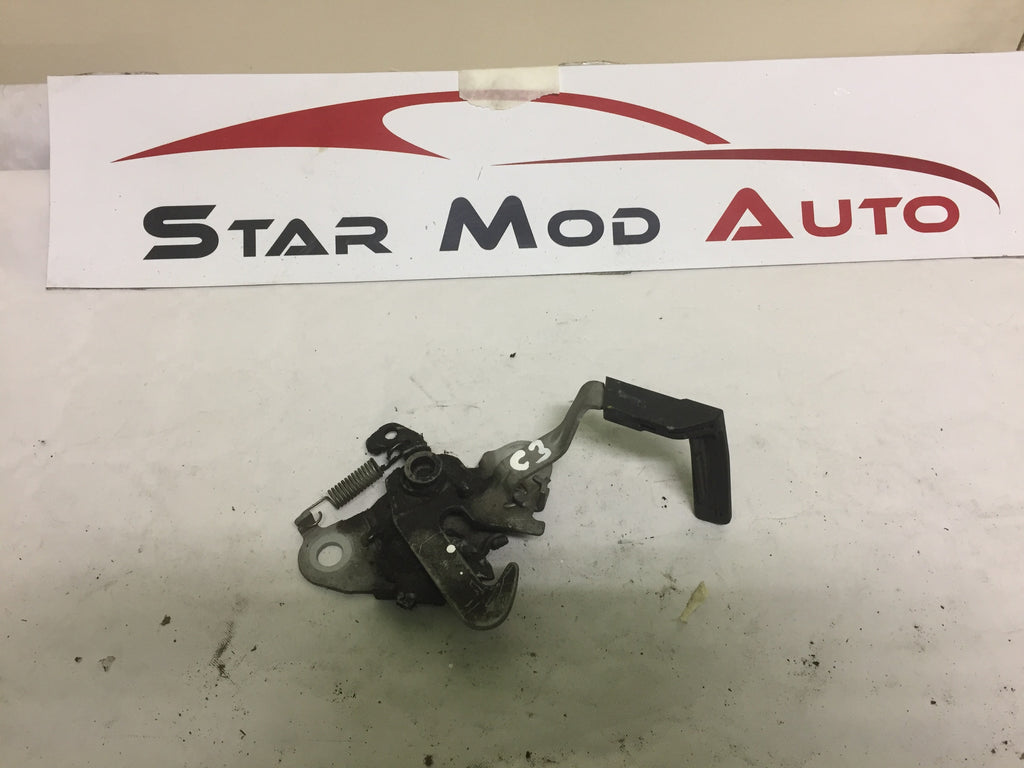 serrure de capot Peugeot Partner 2010