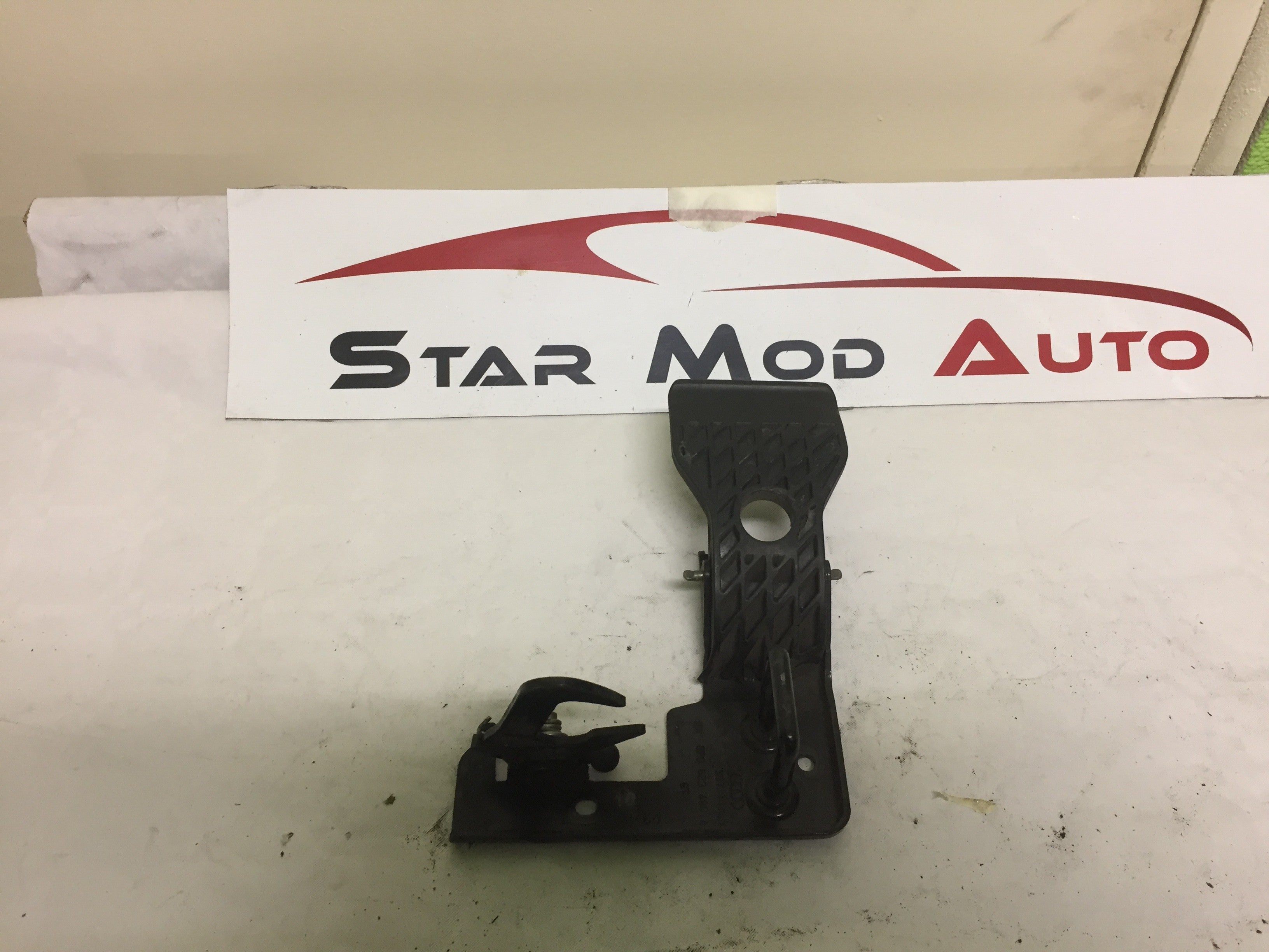 ouverture de capot Audi a3 8p 2008