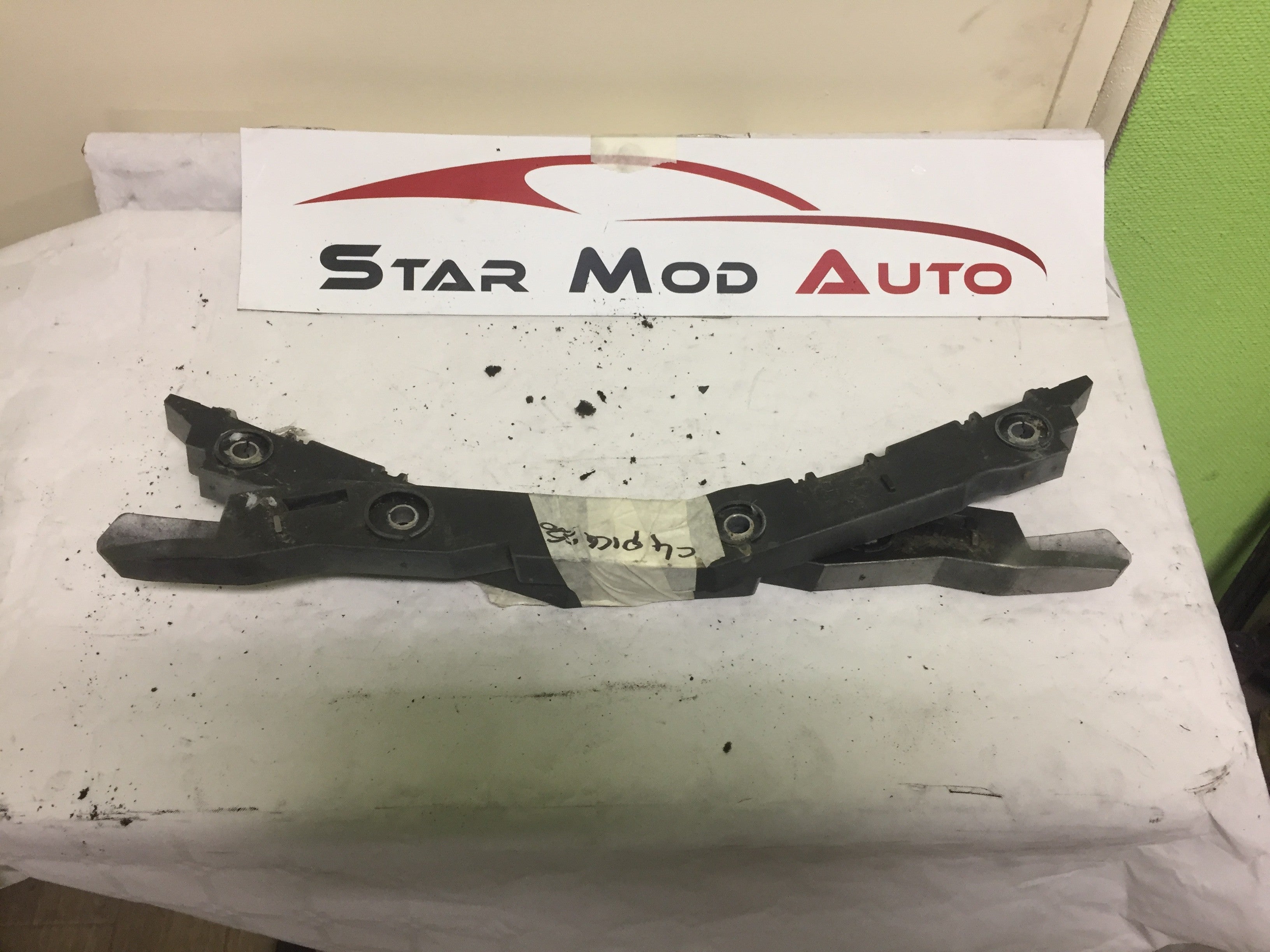 fixation de par choc avant Citroën c4 Picasso 2007