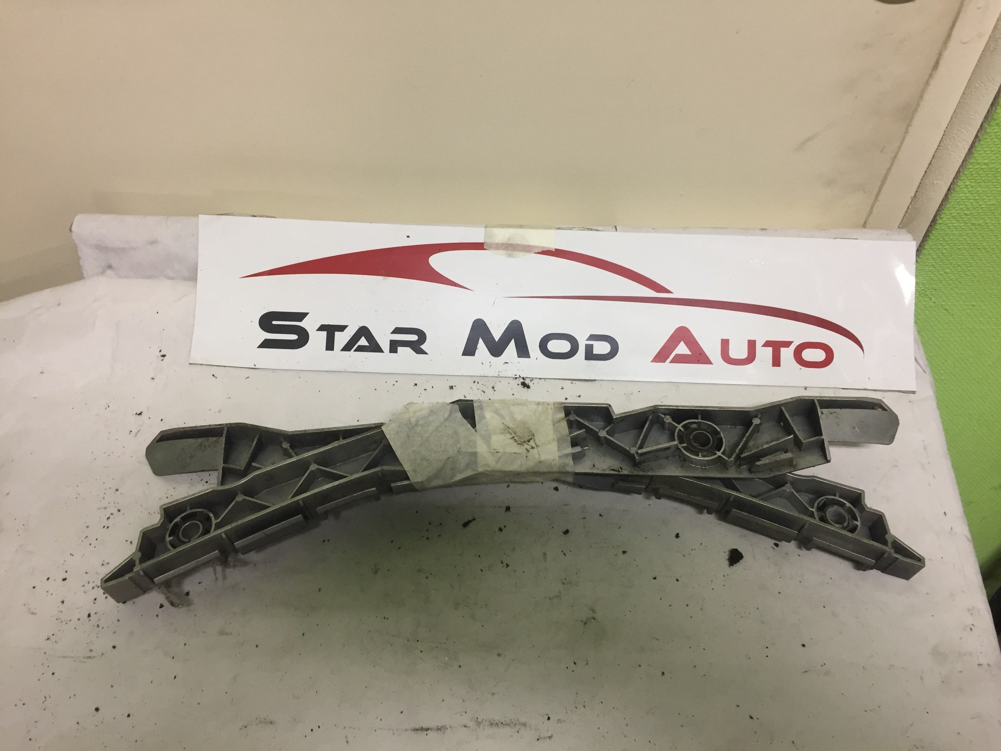 fixation de par choc avant Citroën c4 Picasso 2007