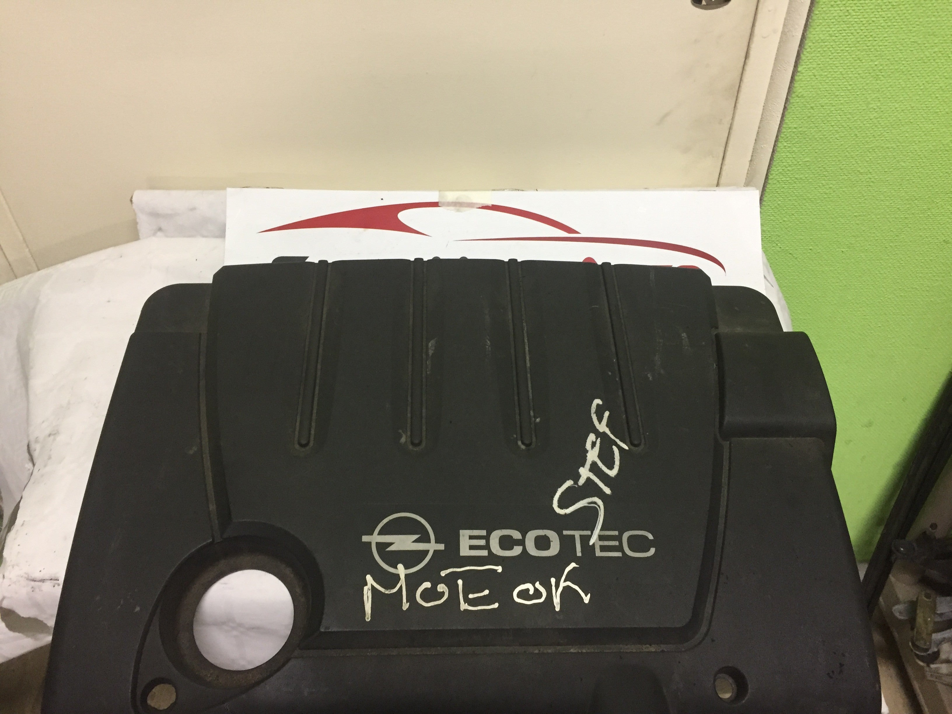 cache moteur Opel zafira b 1.9 cdti 2007