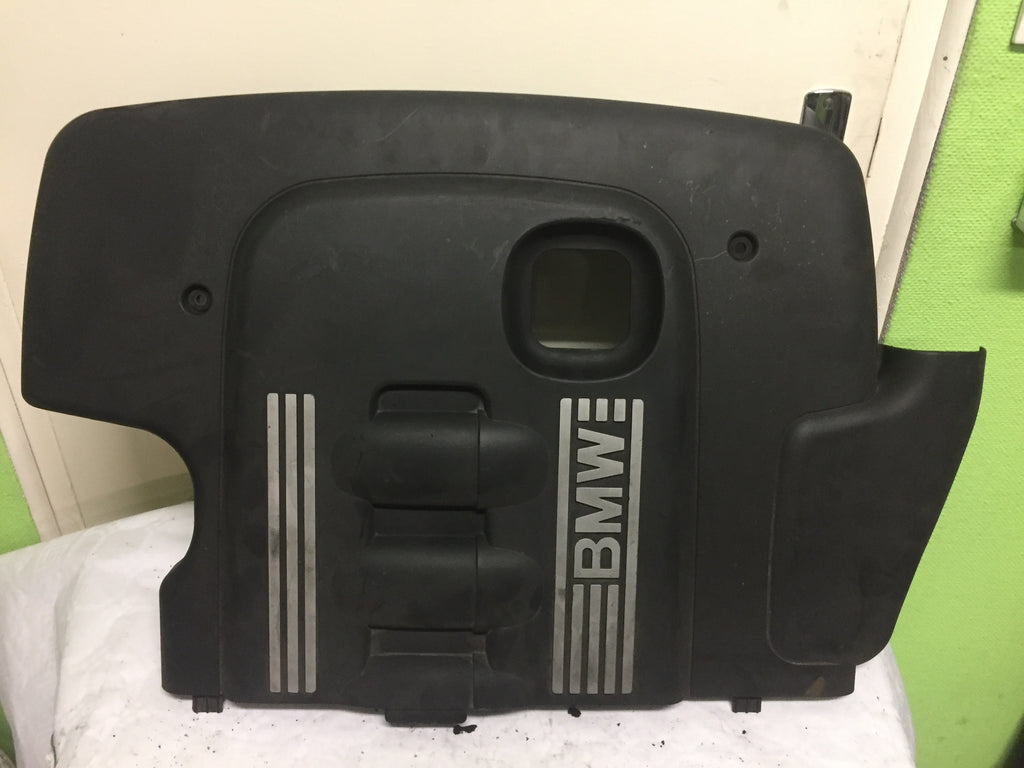 cache moteur Bmw série 3 e 90 2007