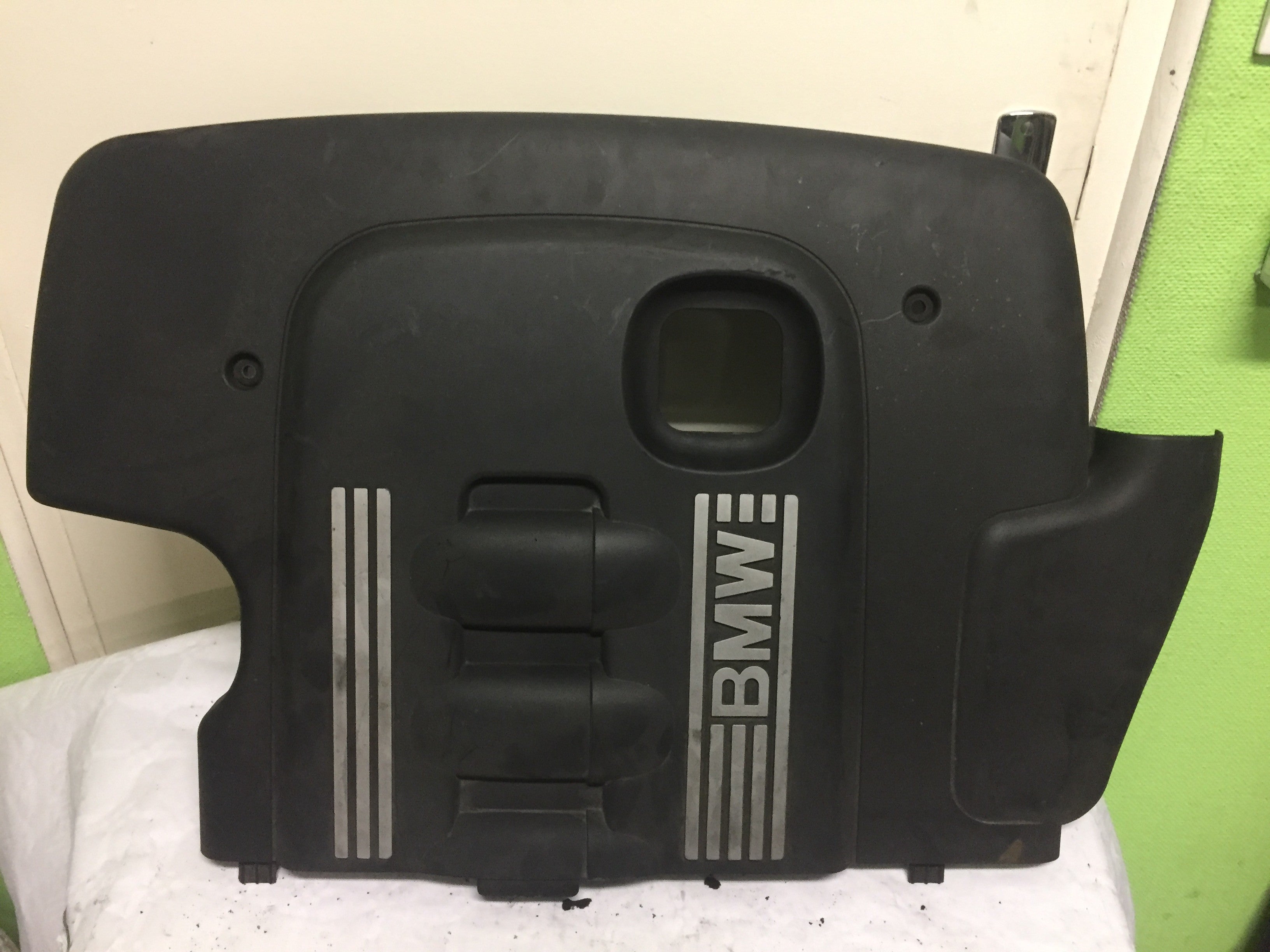 cache moteur Bmw série 3 e 90 2007