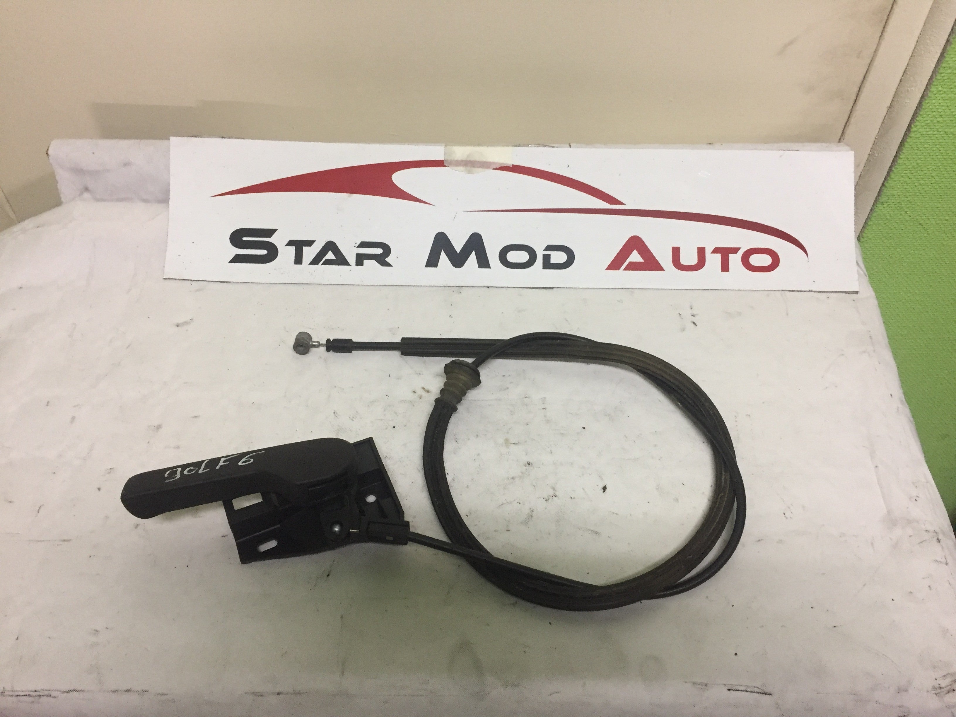 tirette d ouverture de capot avec câble Volkswagen golf 6 2011