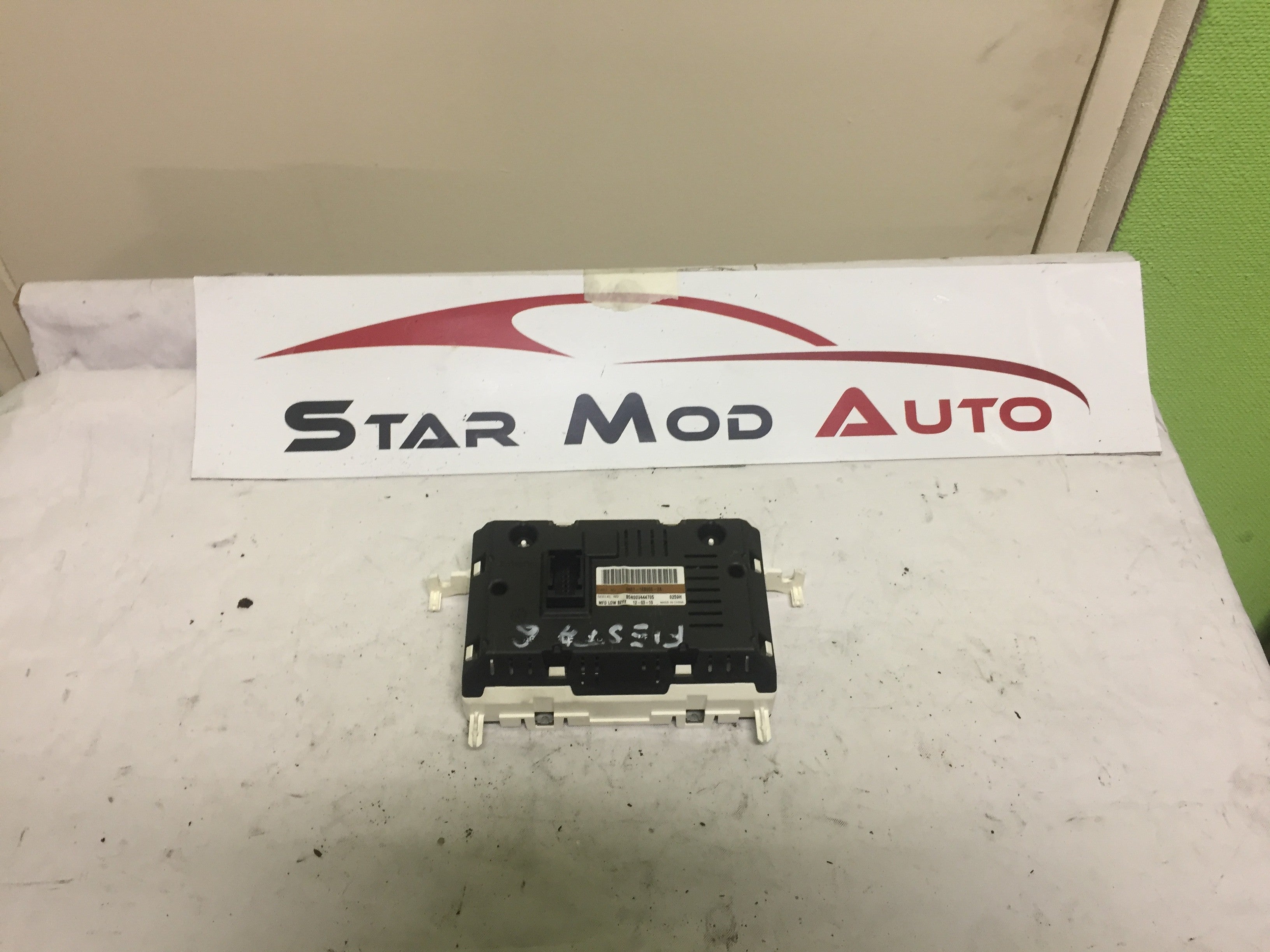 afficheur Ford fiesta6 année 2009