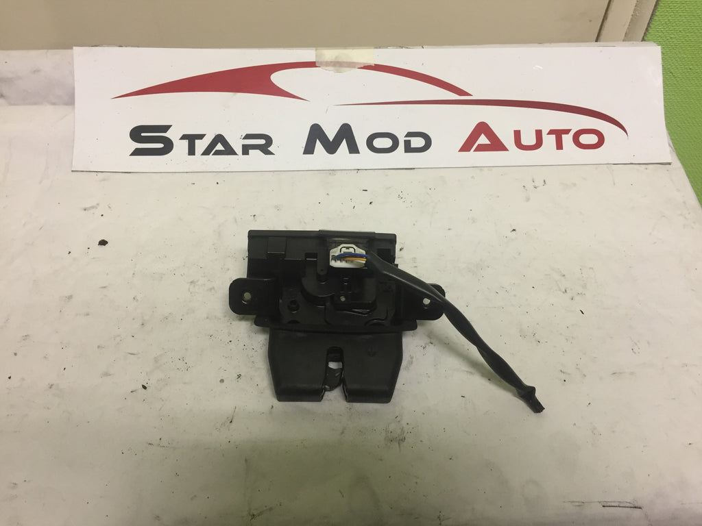 serrure de malle arrière Ford fiesta 6 2009