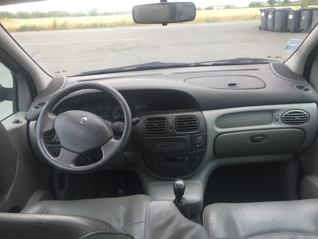RENAULT SCENIC 1.9 DCI 105 CV ANNÉE 2001