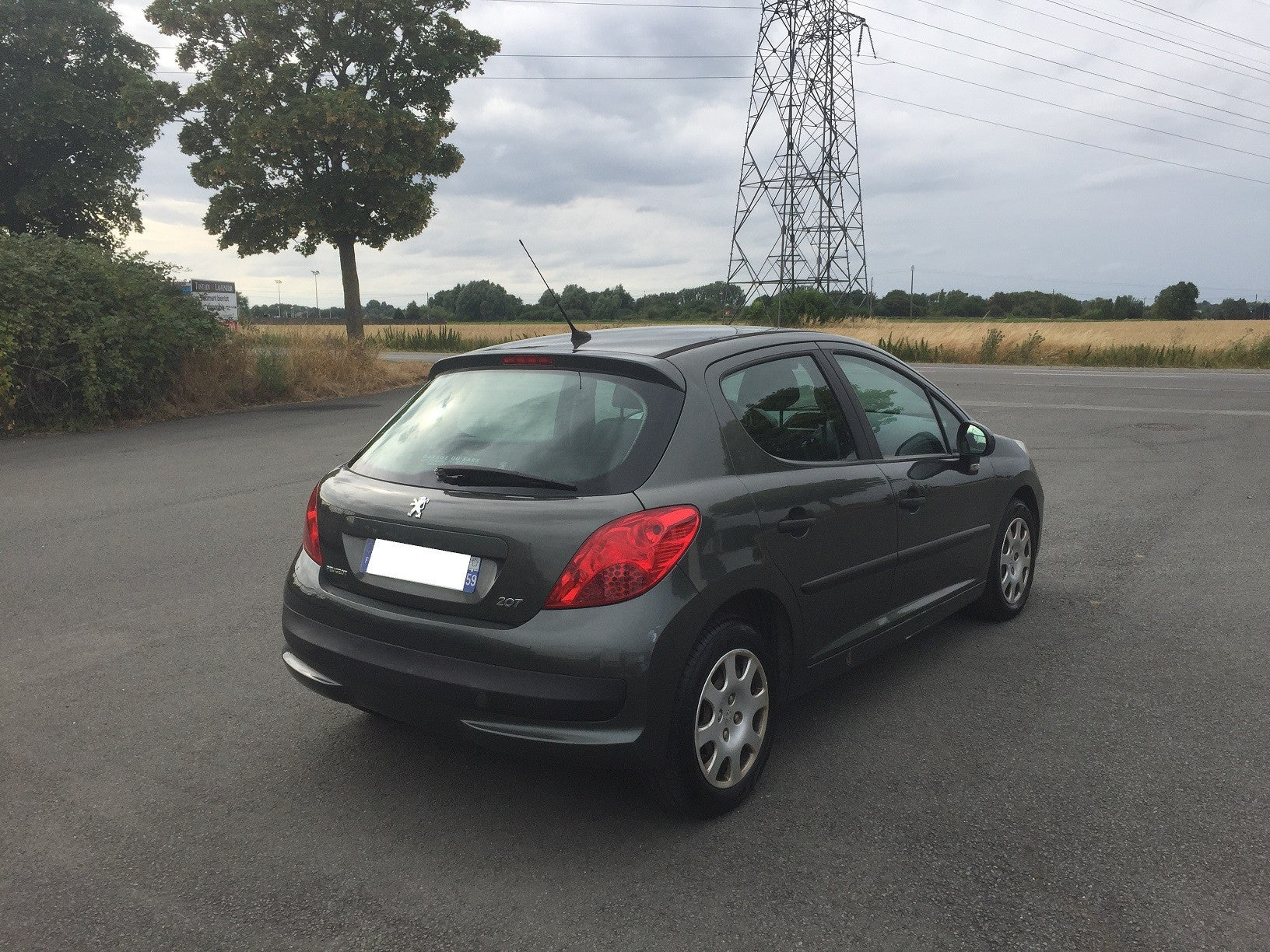 Peugeot 207 1.4 hdi 70 cv année 2007 5 portes