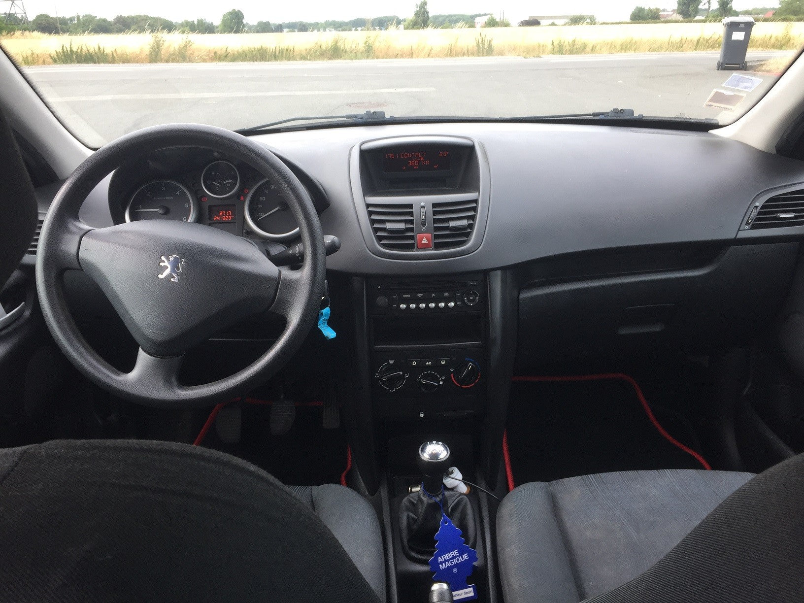 Peugeot 207 1.4 hdi 70 cv année 2007 5 portes