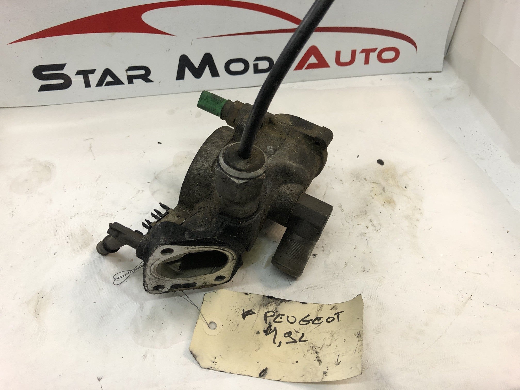 BOITIER D EAUX PEUGEOT CITROEN 2.0 HDI 90 CV ANNEE 2004