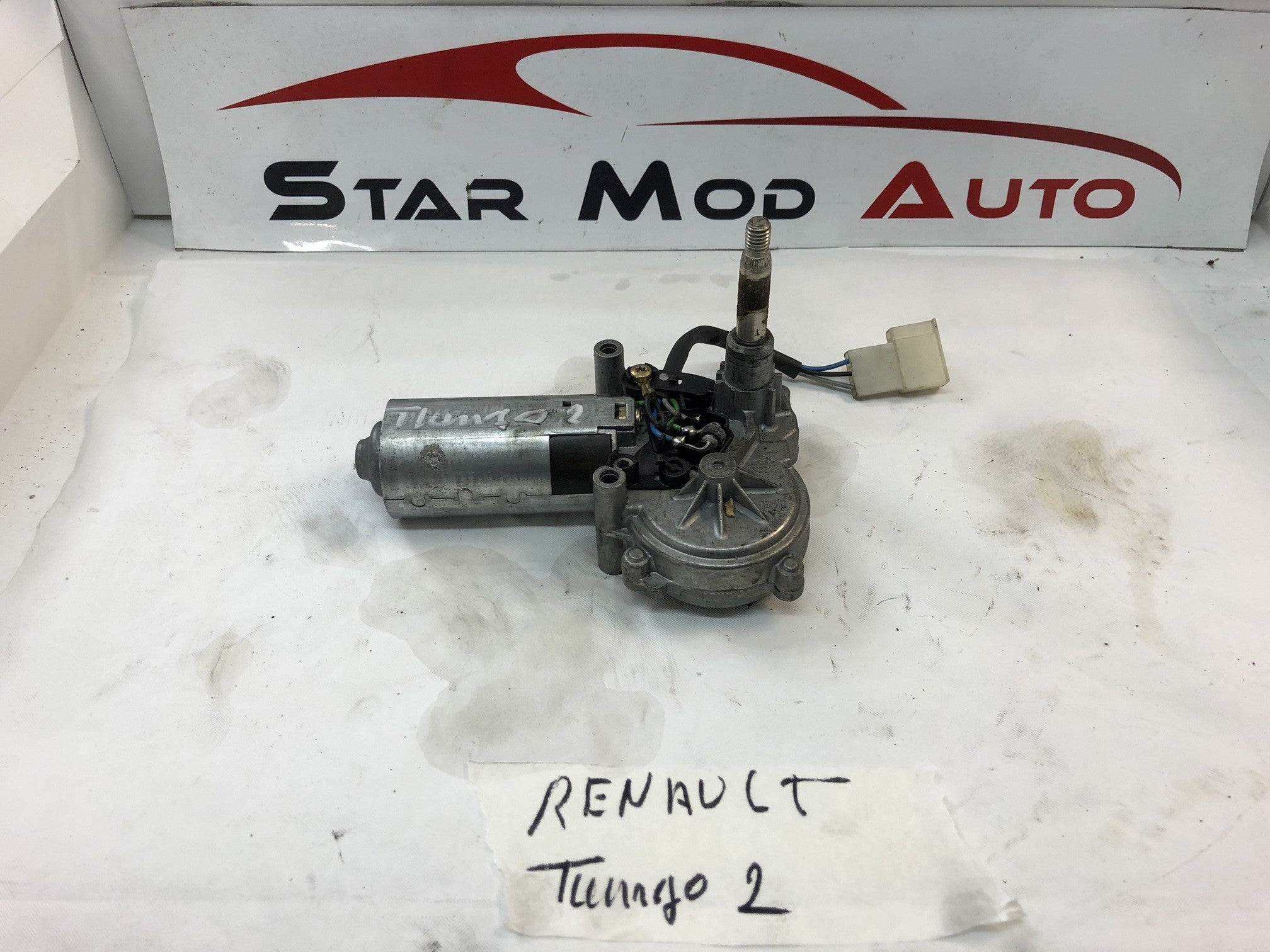 MOTEUR ESSUIE GLACE ARRIERE RENAULT TUINGO 2 ANNEE 2003