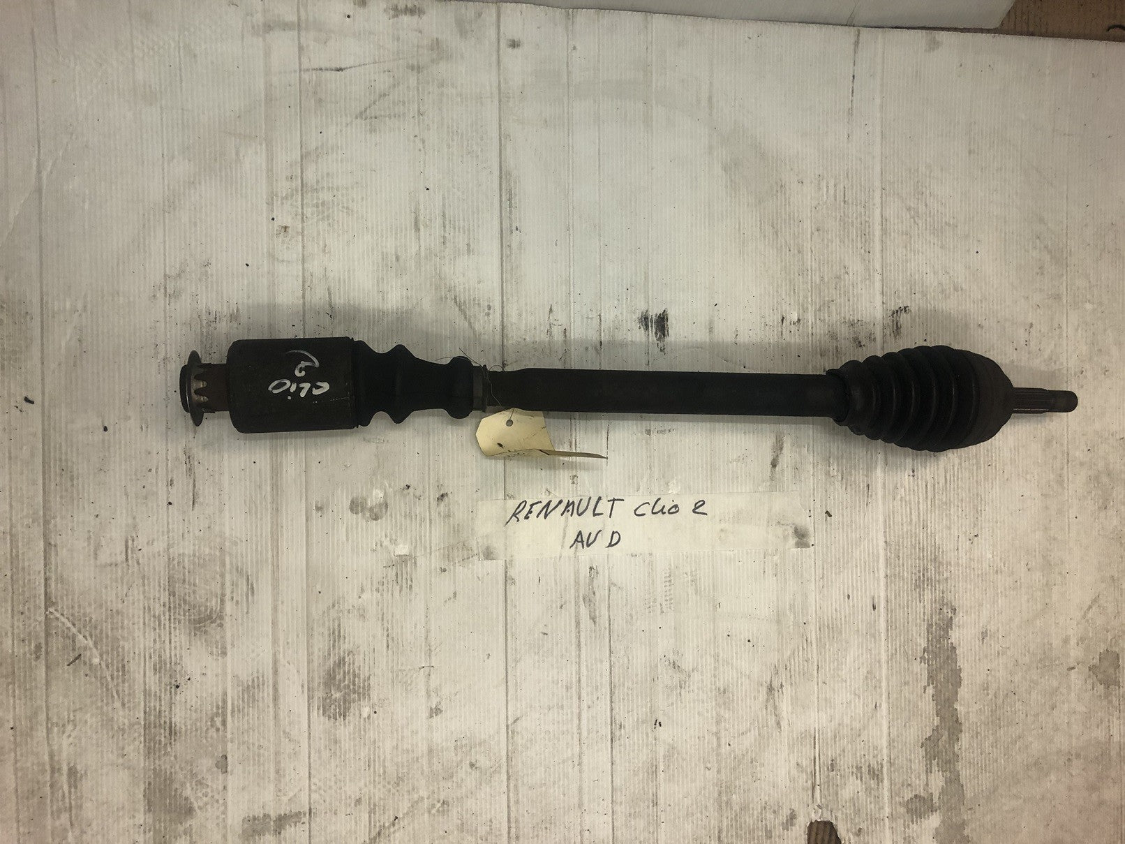 CARDAN AVANT DROIT RENAULT CLIO 2 1.6 ESSENCE BOITE AUTO ANNEE 2000