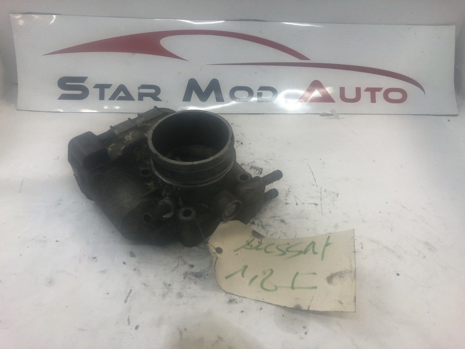 BOITIER PAPILLON VLKSWAGEN PASSAT 1.8 ESSENCE ANNEE 2000