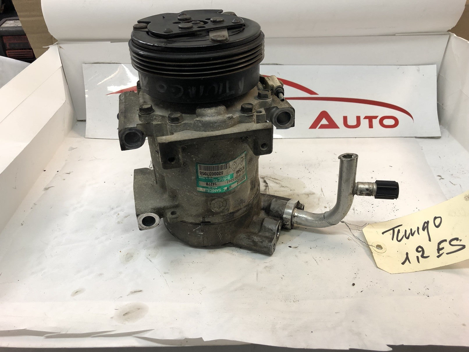 COMPRESSEUR DE CLIM RENAULT TWINGO 1 PHASE 2 1.2 ESSENCE ANNEE 2004