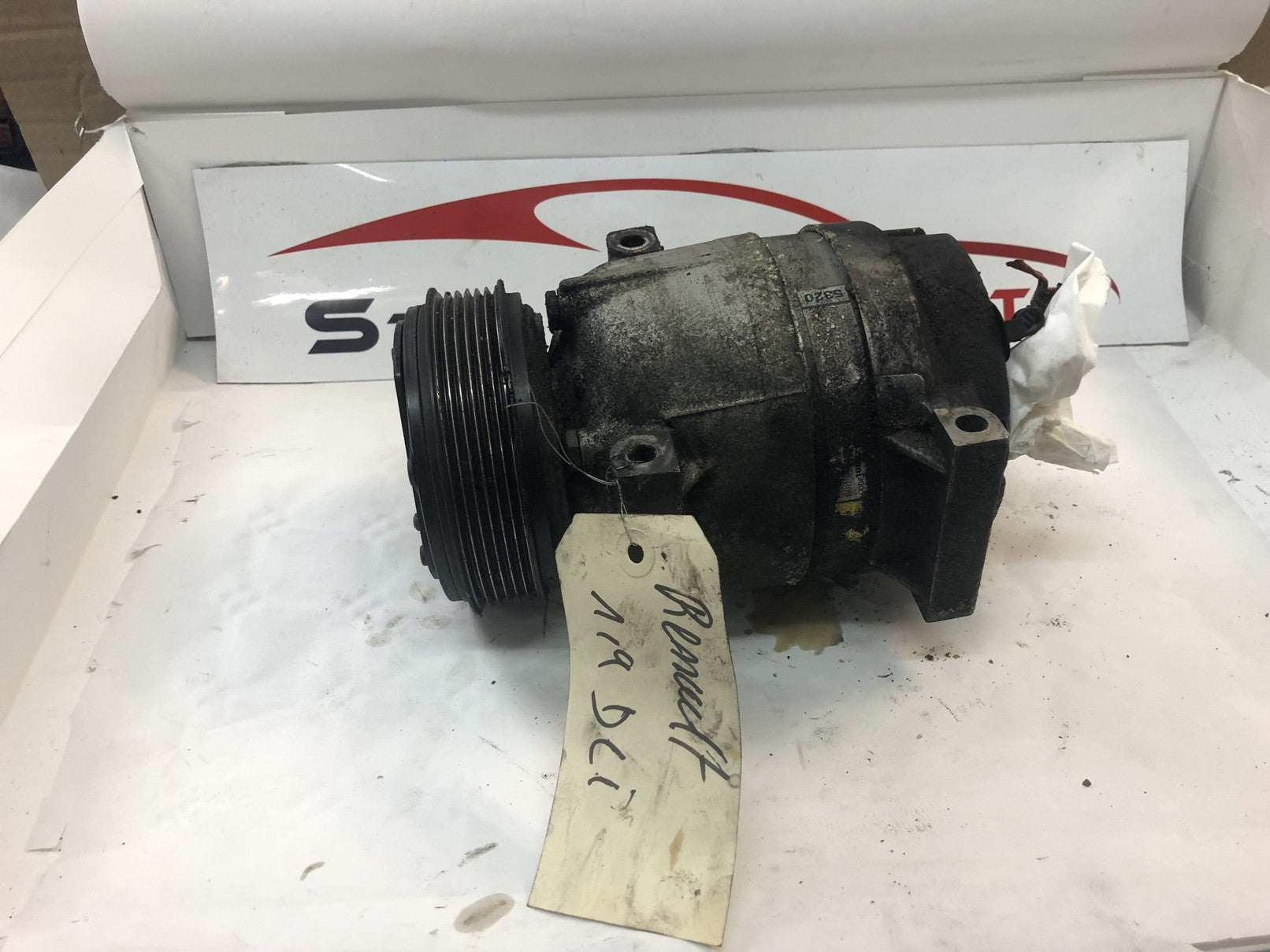 COMPRESSEUR DE CLIM RENAULT SCENIC 2 1.9 DCI ANNEE 2008