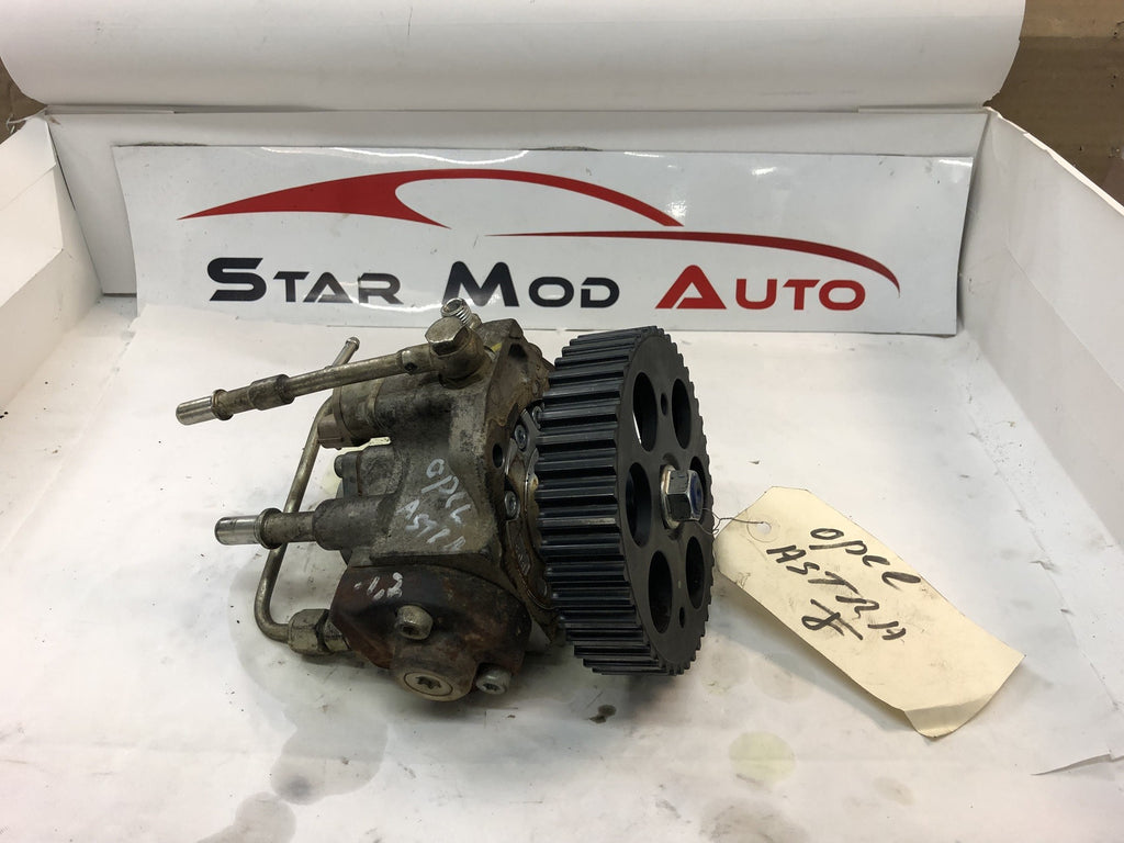 Pompe injection Opel Astra j 1.7 cdti année 2012