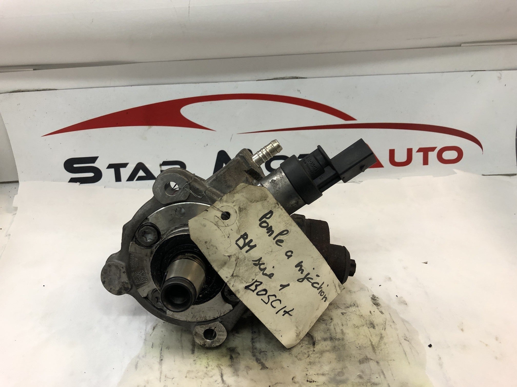 pompe injection Bmw série 1 2.0 d année 2008