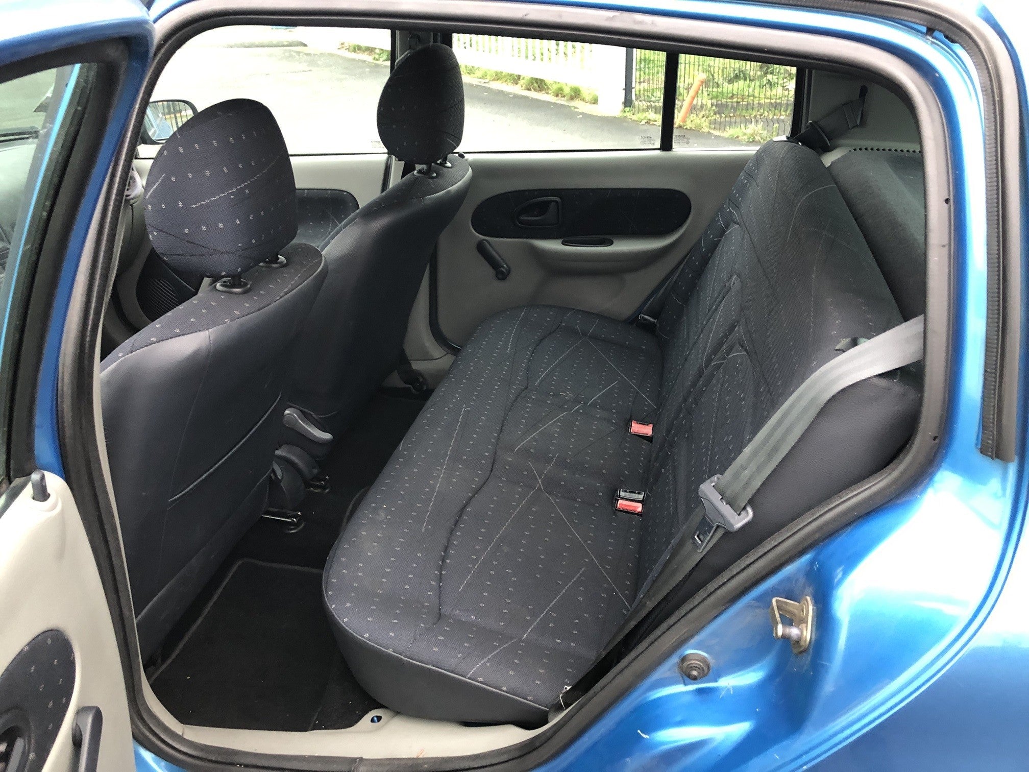 Renault Clio 2 5 portes 1.5 dci 68 cv année 2003