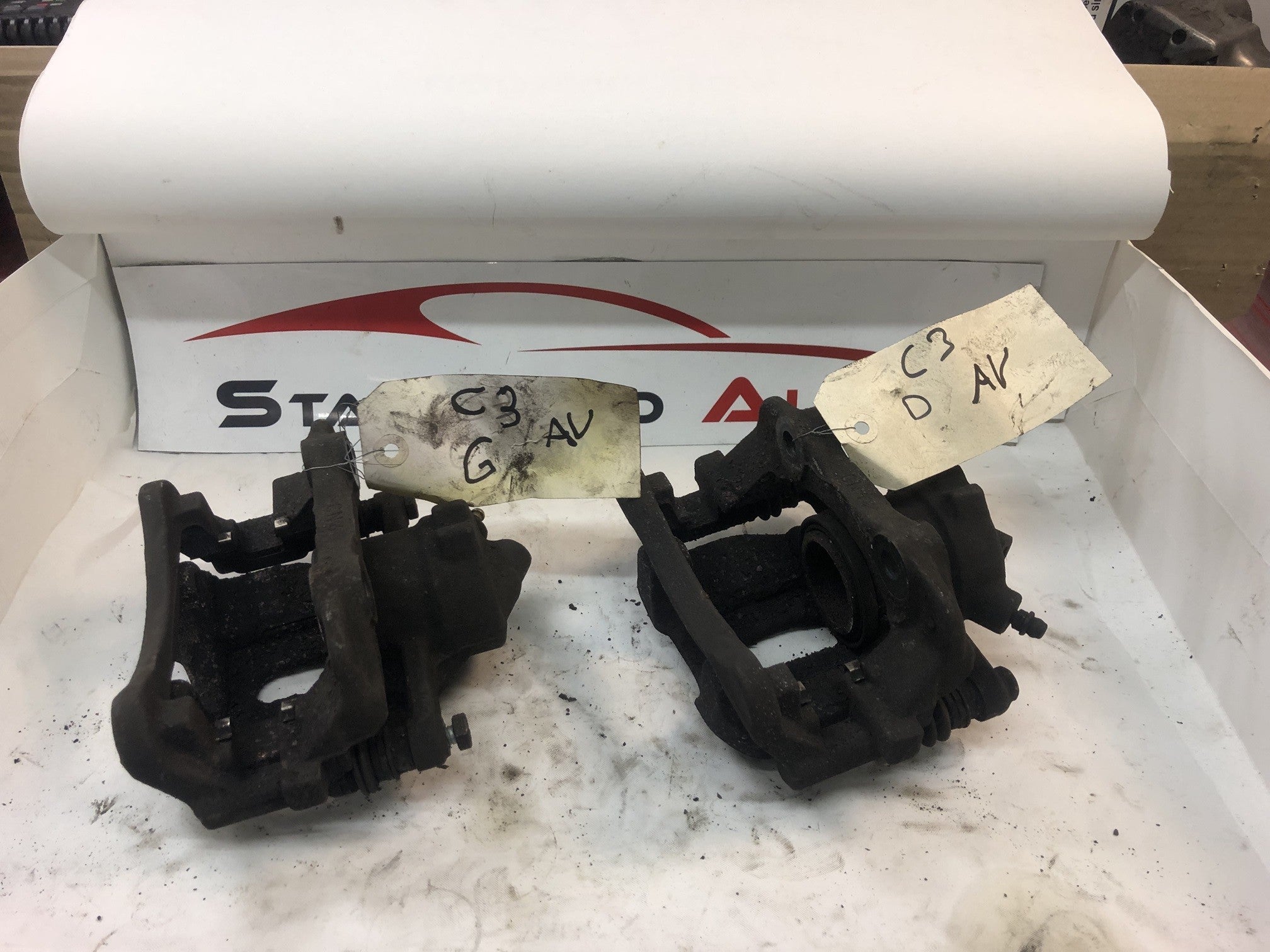 étrier de frein avant gauche avant droit  Citroën c3  1.4 hdi année 2006