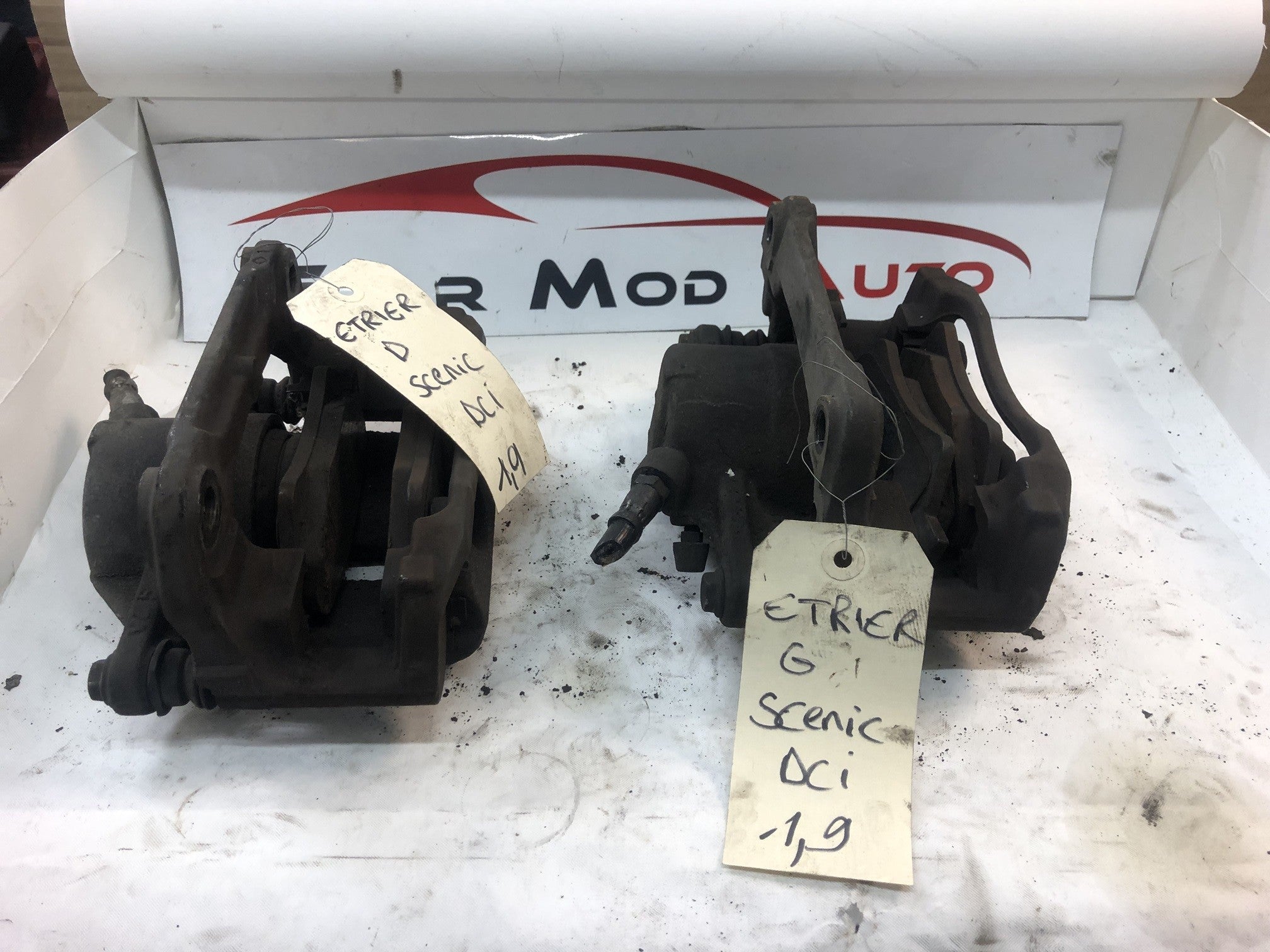 étrier de frein avant gauche avant droit Renault Scénic 2 1.9 dci 2008