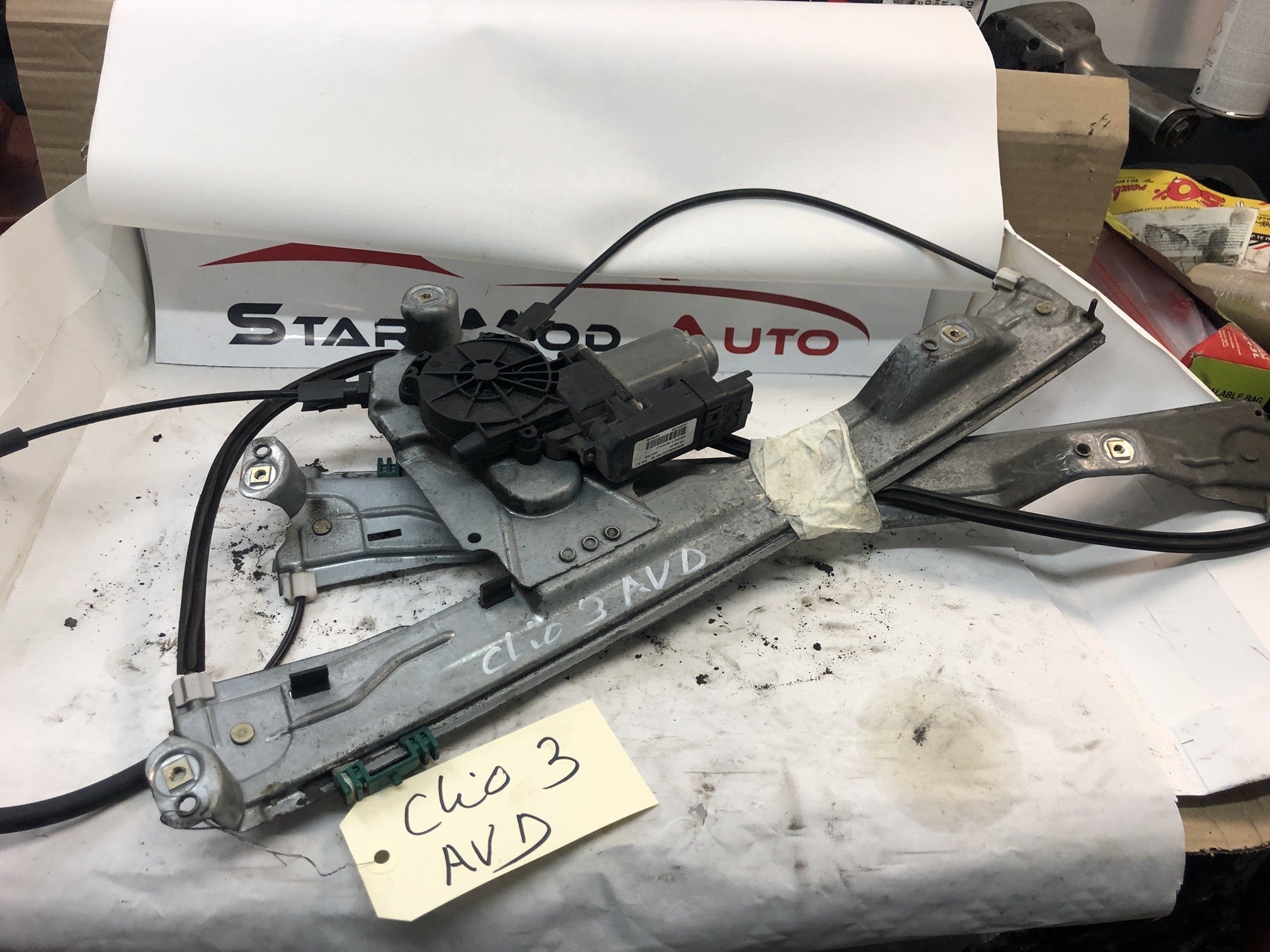 mécanisme de lève vitre avant gauche avant droit Renault clio3 électrique