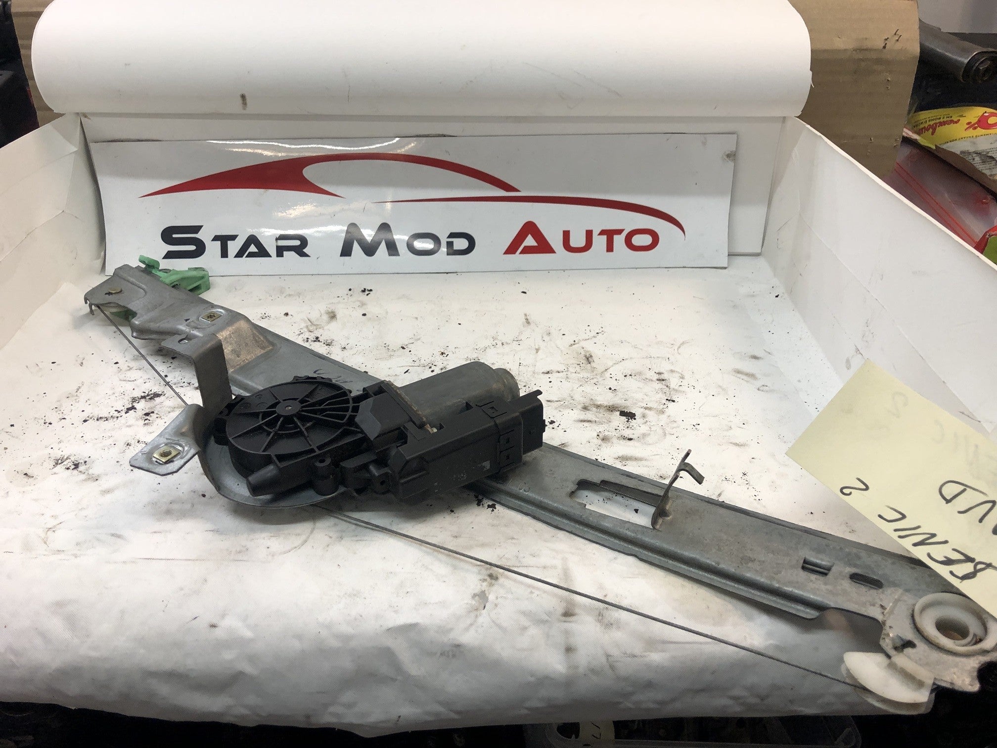 mécanisme de lève vitre avant gauche avant droit Renault Scénic 2 électrique