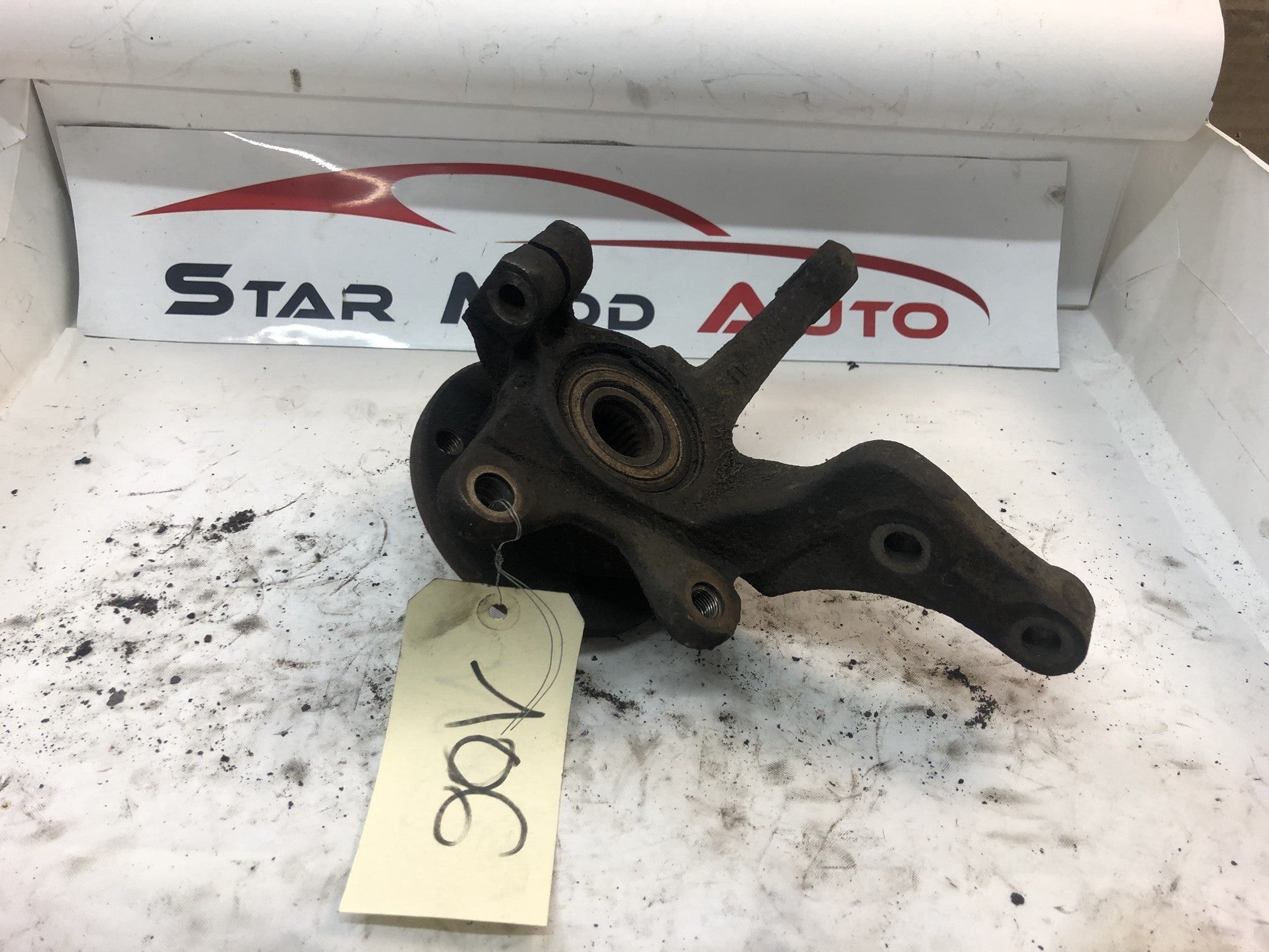 moyeu avant gauche avant droit Peugeot 106 1.4 essence 2001