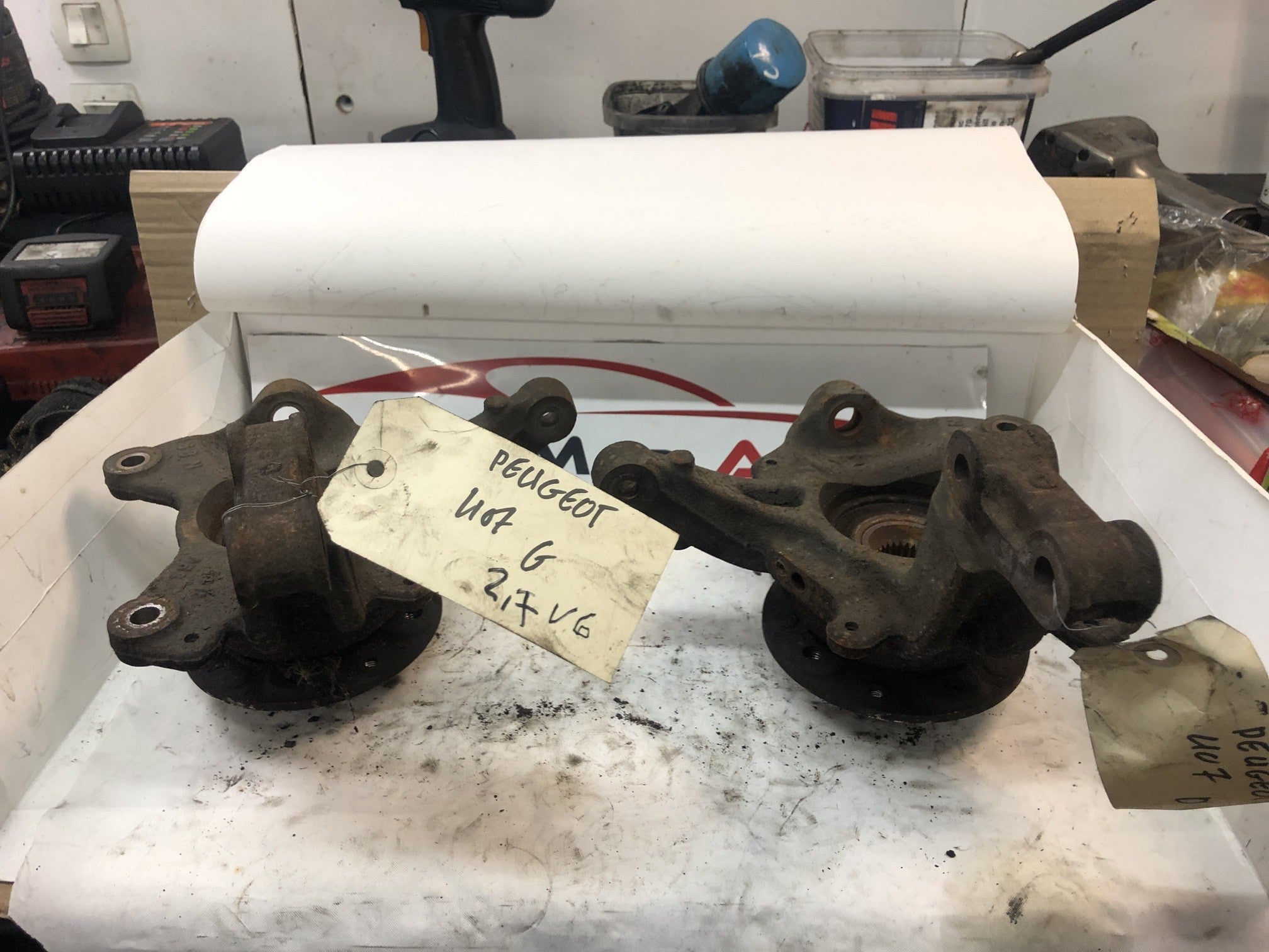 moyeu avant droit avant gauche Peugeot 407 2.0 hdi 2006