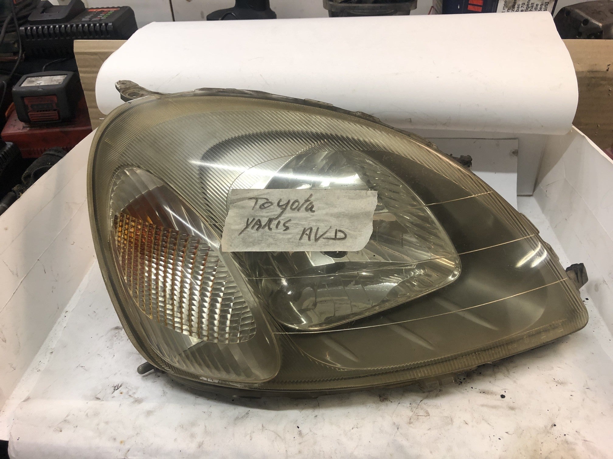 phare avant Toyota Yaris avant droit année 2004