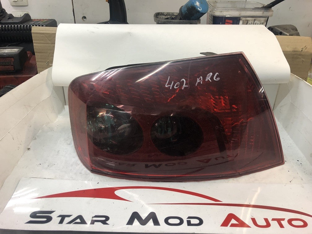 feux arrière gauche et droit Peugeot 407 année 2005