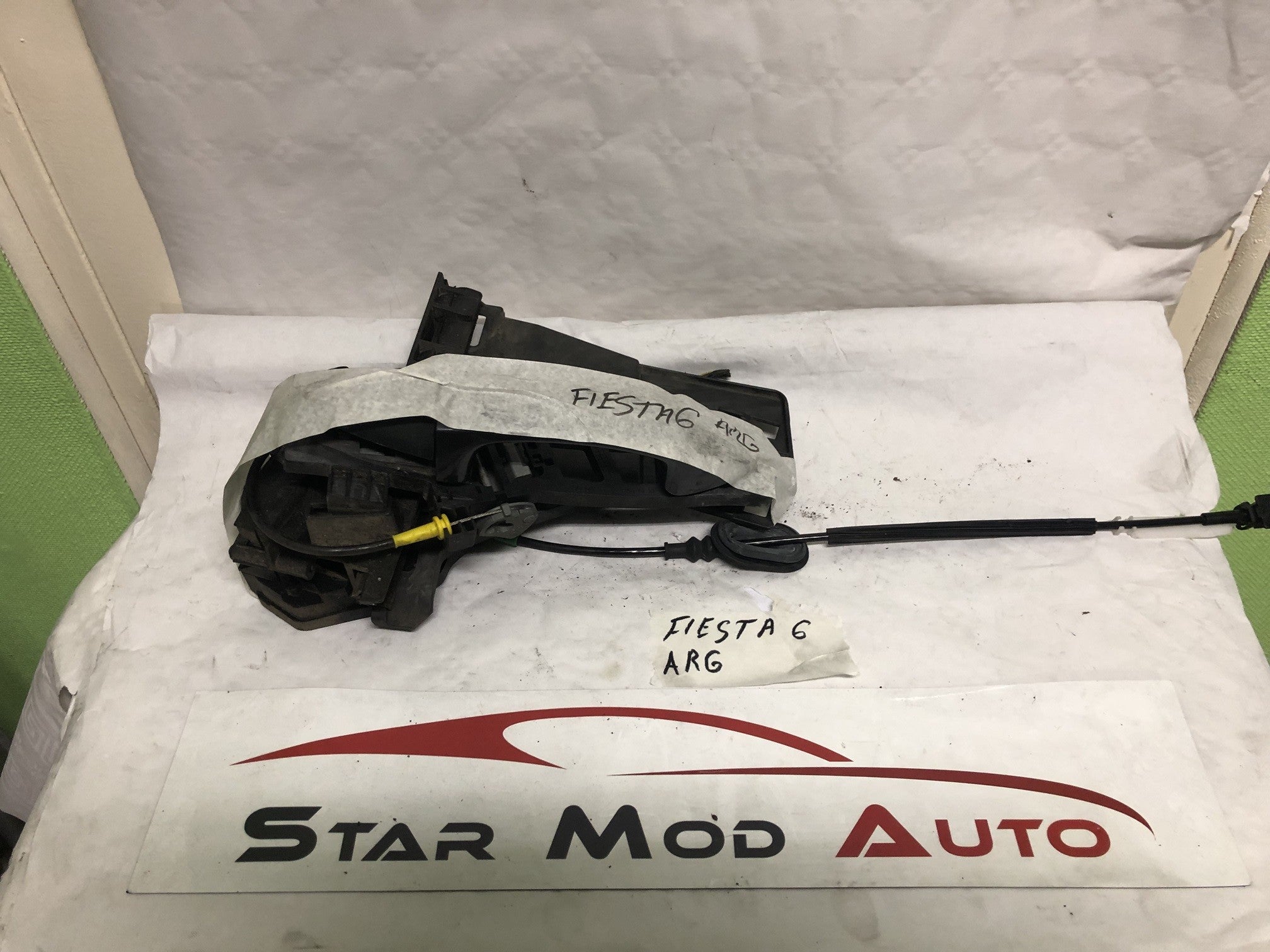 serrure de porte arrière gauche Ford fiesta 6 année 2009