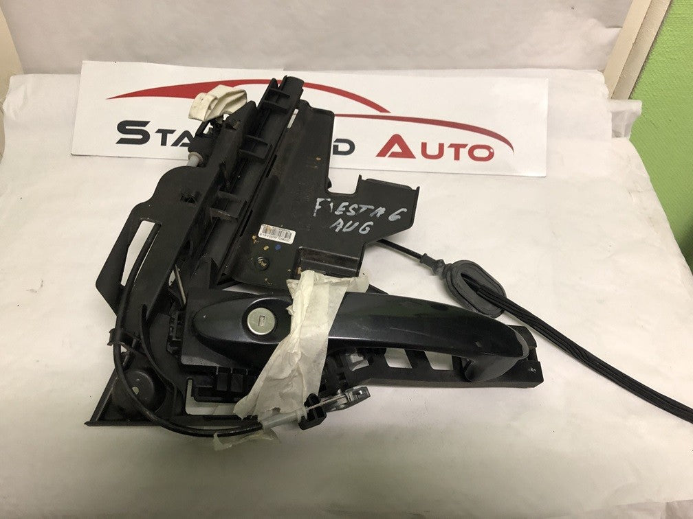 serrure de porte avant gauche Ford fiesta 6 année 2010