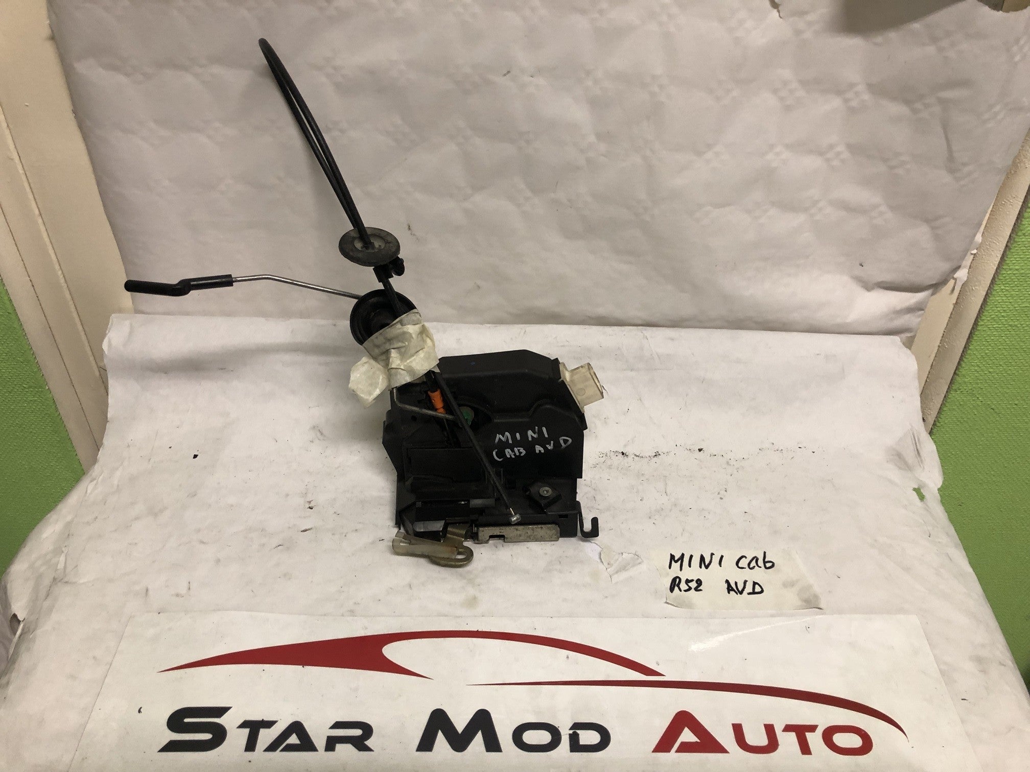 serrure de porte avant droit mini Cooper r52 année 2004 cabriolet