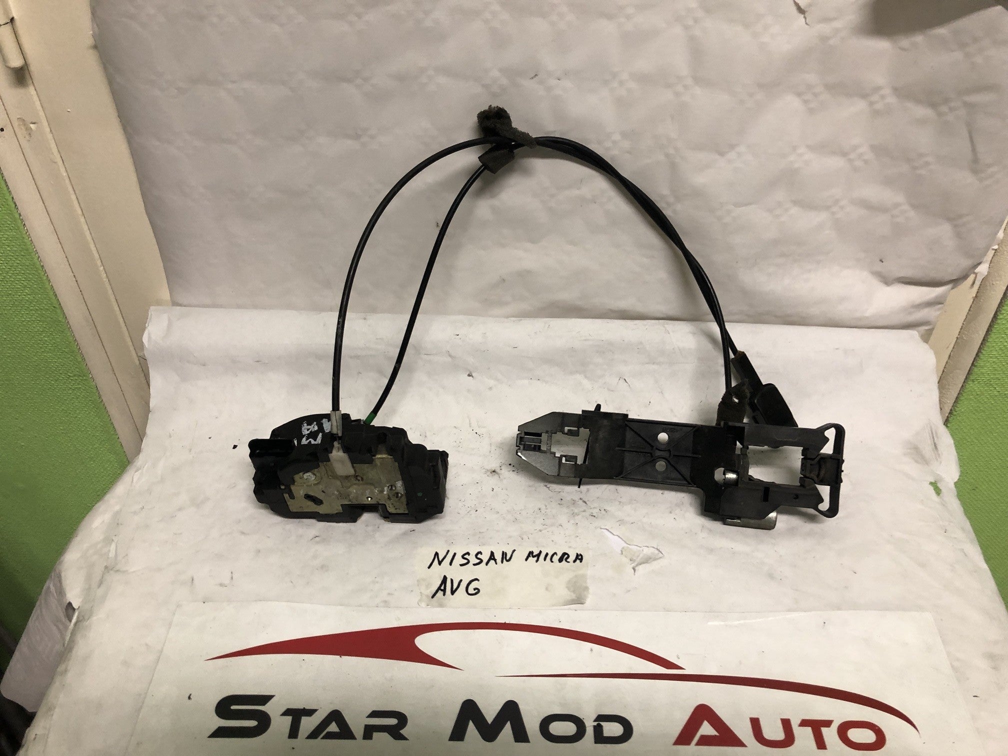 serrure de porte avant gauche Nissan Micra mk12 année 2005