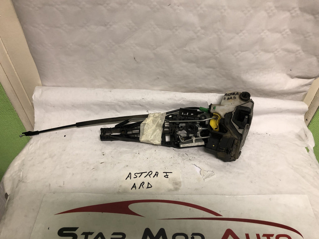 serrure de porte arrière droit Opel Astra j année 2012