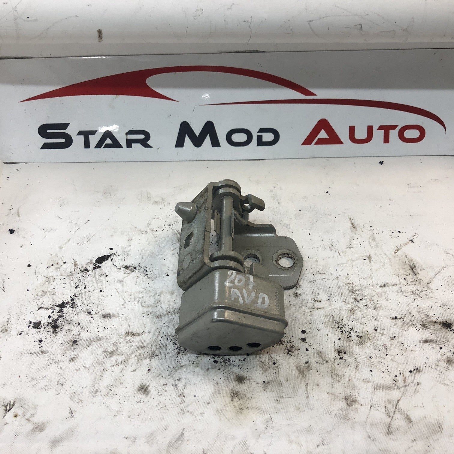 charnière de porte avant droit Peugeot 207  année 2007