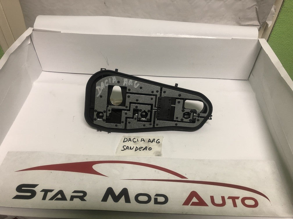 platine de feux arrière gauche et droit Dacia Sandro