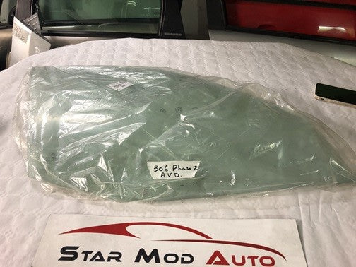 glace de porte avant droite Peugeot 306 phase 2 neuf