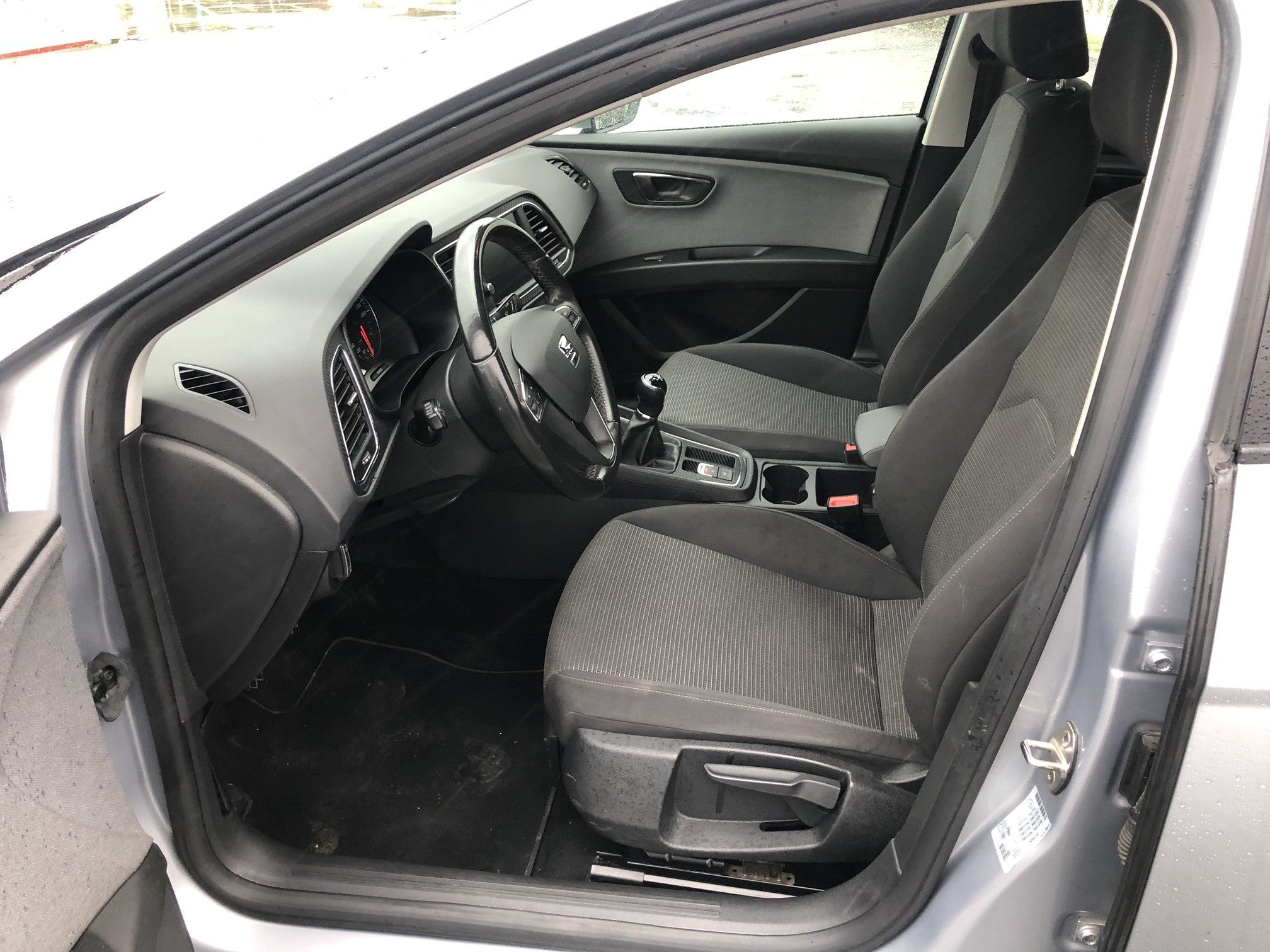 Seat Léon III (5F1) 5 portes Phase 2 1.6 TDI 16V 116 ch