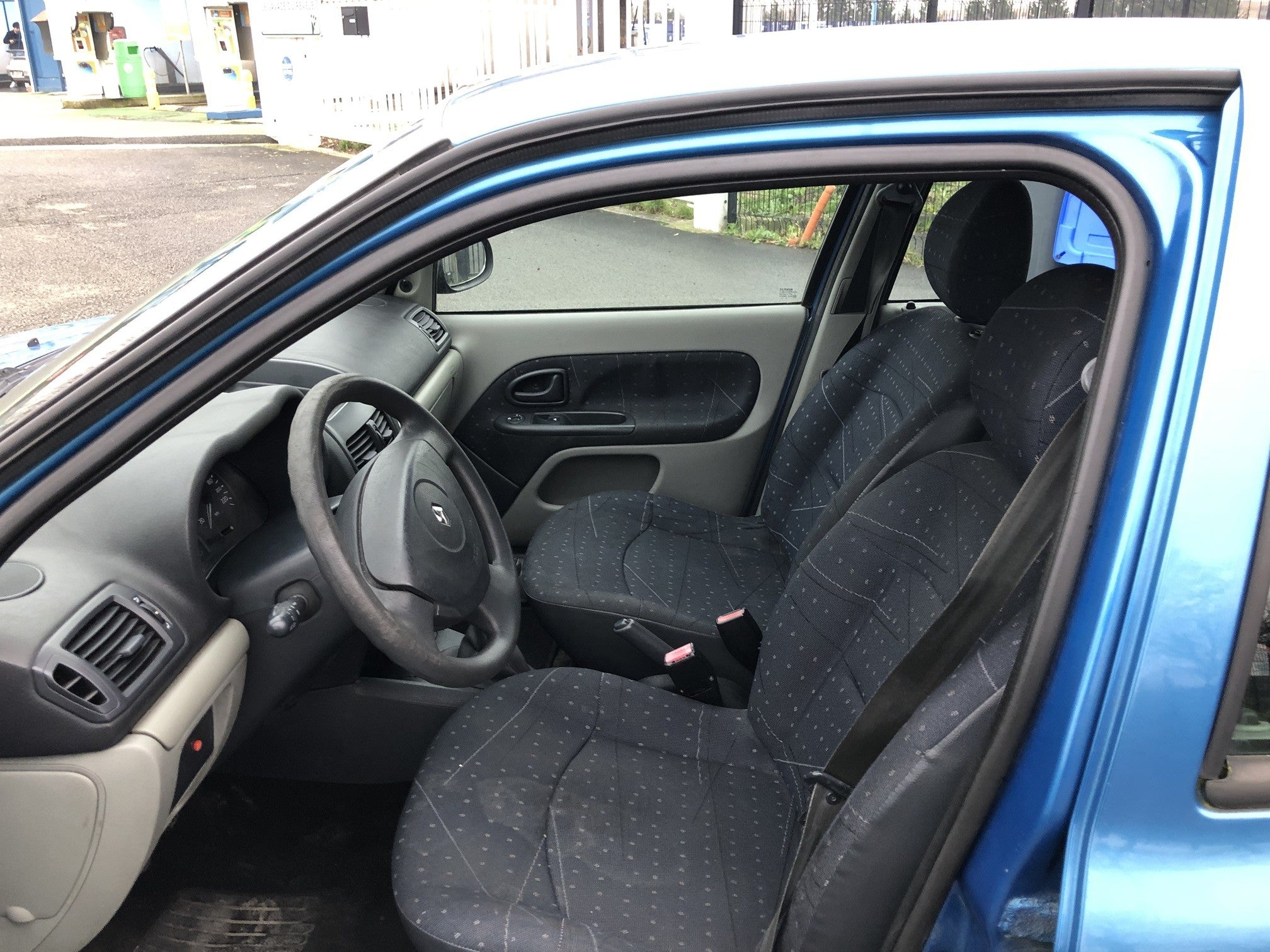 Renault Clio 2 1.5 dci 68 cv année 2003 5 portes