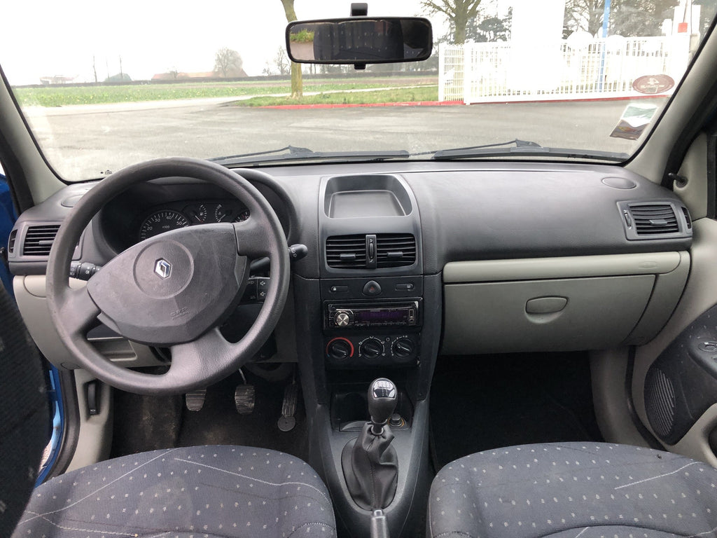 Renault Clio 2 1.5 dci 68 cv année 2003 5 portes