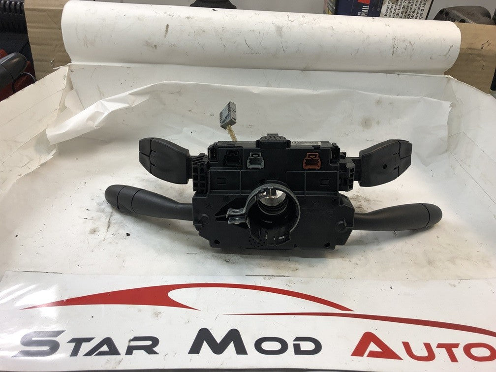 commodo Peugeot Citroën de marques Delphi réf 96605592 xt