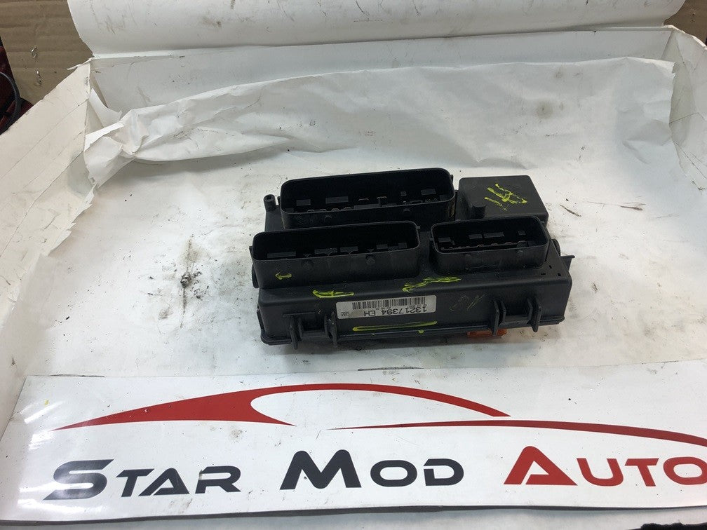 boitier fusible Opel corsa d 1.3 90 cv cdti année 2007